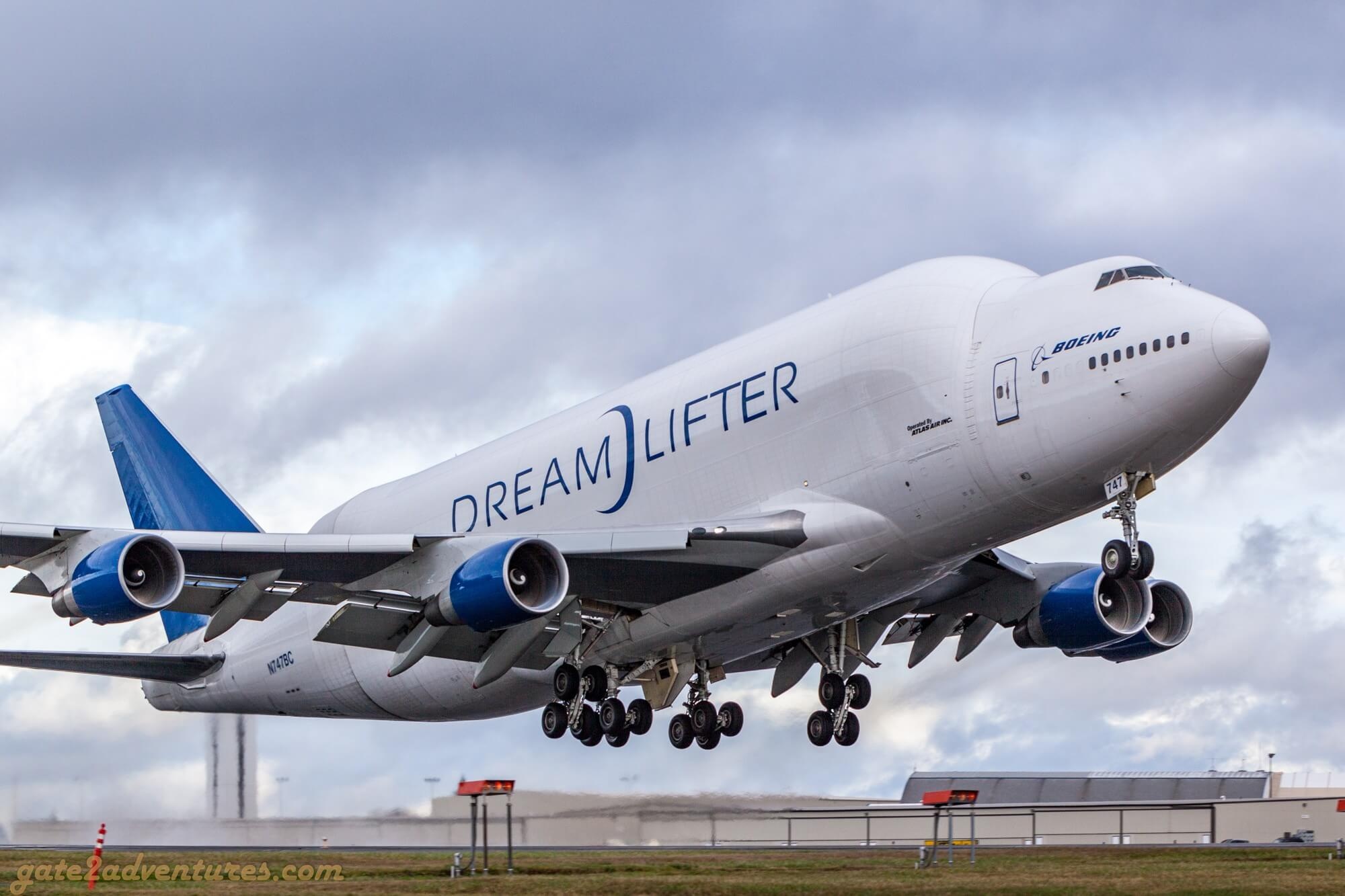 Boeing Dreamlifter, Ex-Qantas 747, Testbed for Rolls Royce engines, 2000x1340 HD Desktop