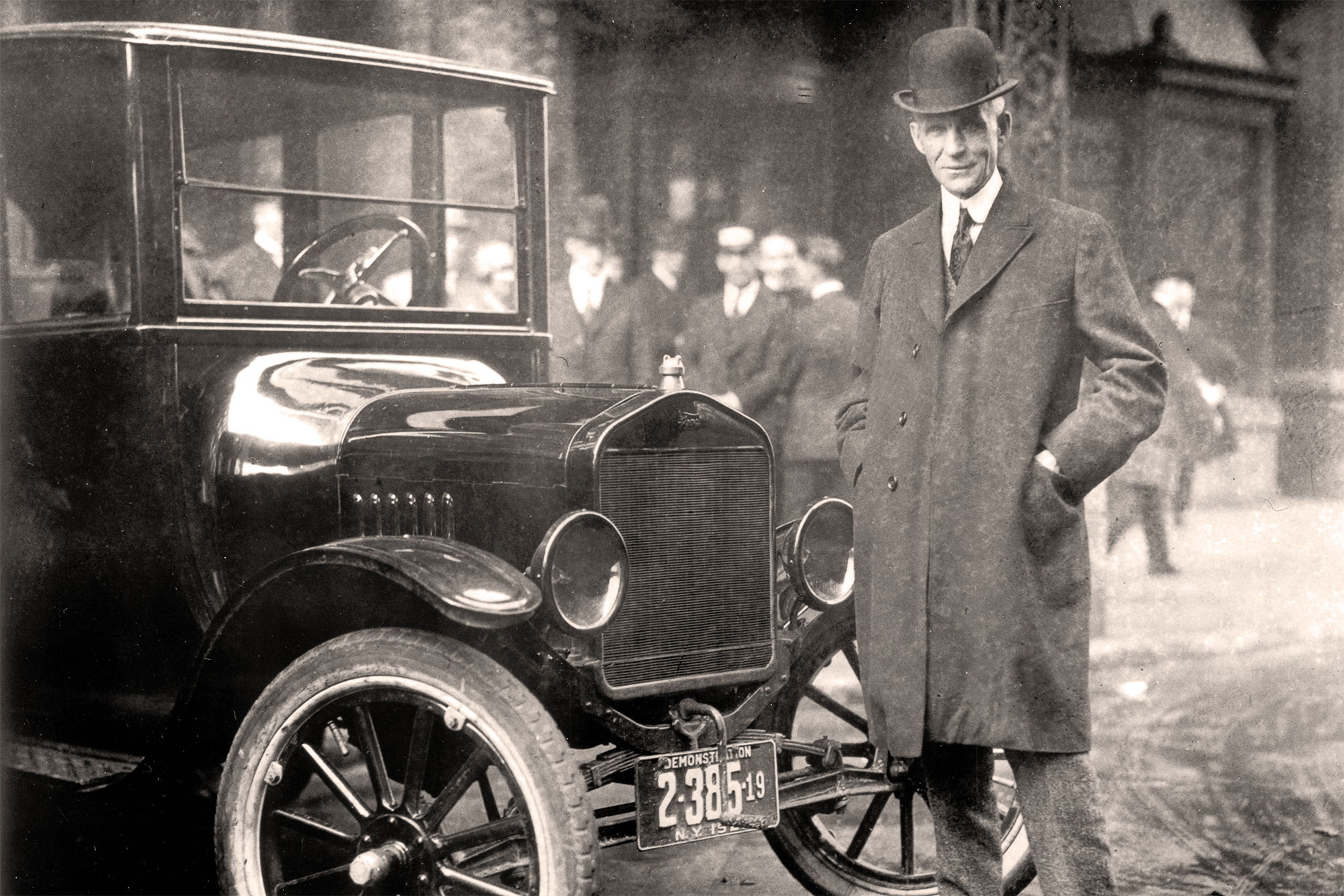 Henry Ford, Humanity's benefactor, National Endowment for the Humanities recognition, Philanthropic endeavors, 2000x1340 HD Desktop