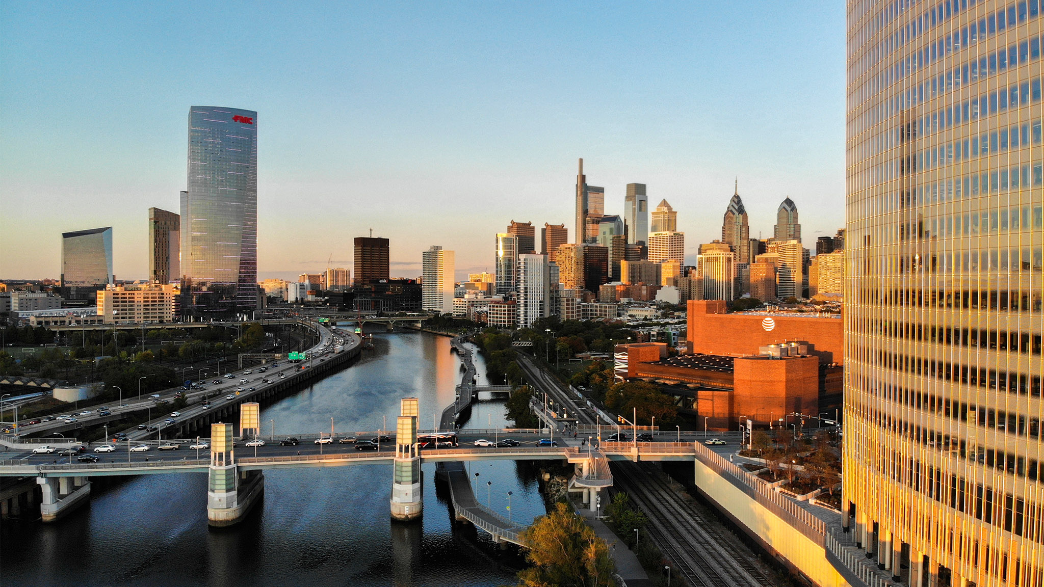 Philly Skyline, Real estate predictions, 2022, WHYY, 2050x1160 HD Desktop
