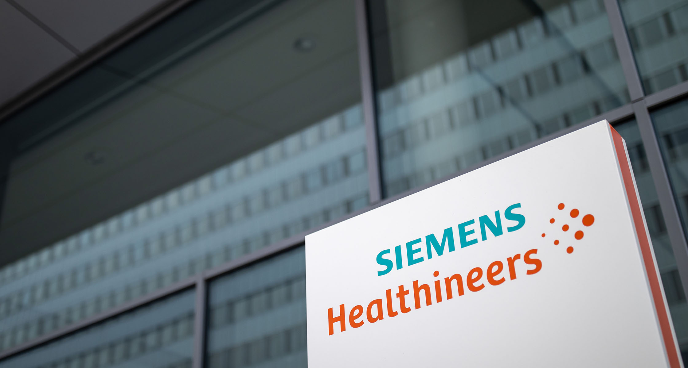 Siemens: A German medical device company, Dates its early beginnings in 1847. 2240x1200 HD Background.