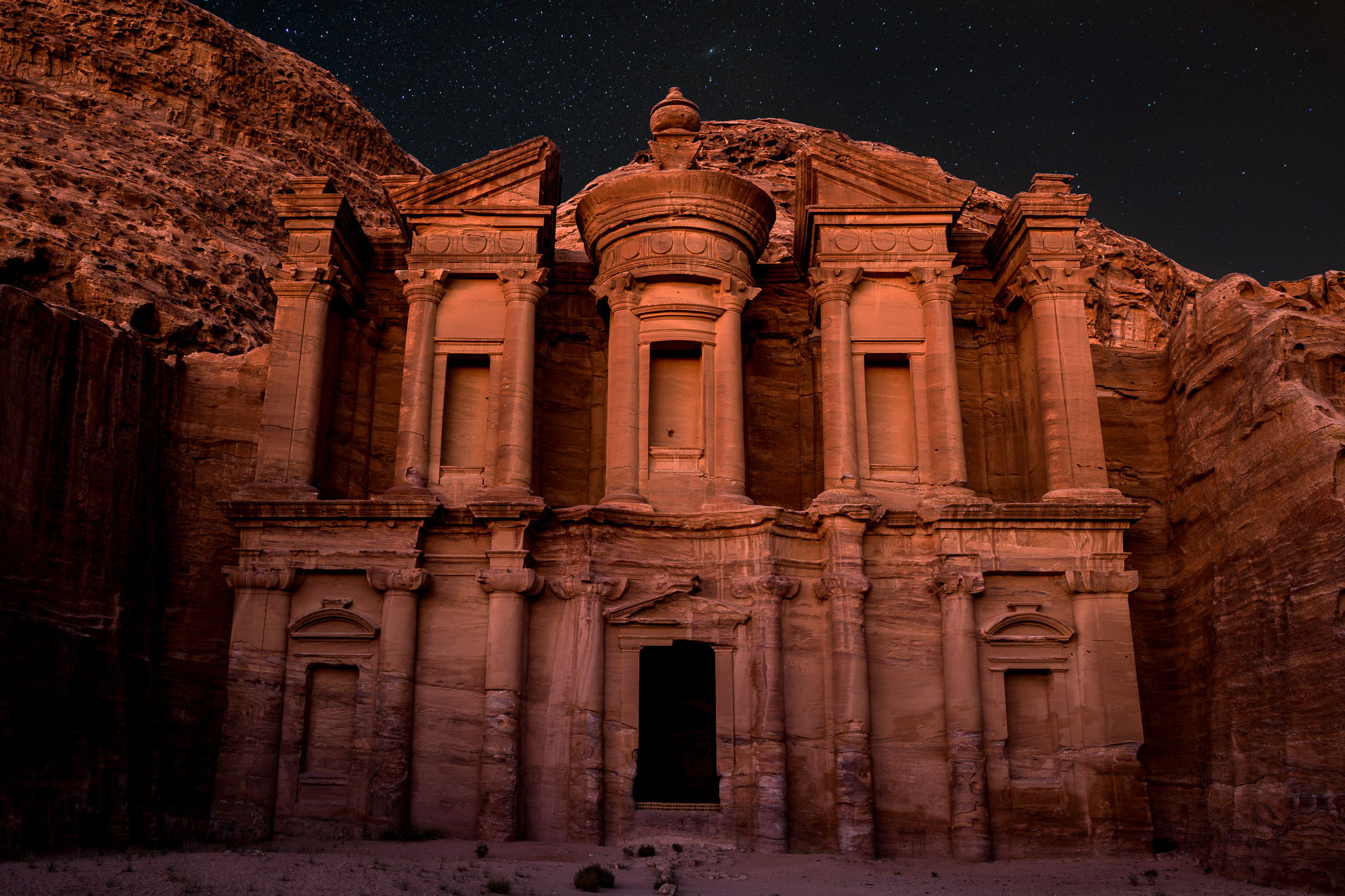 Photographing Jordan, Inspiring shots, Stunning landscapes, Memorable moments, 2050x1370 HD Desktop