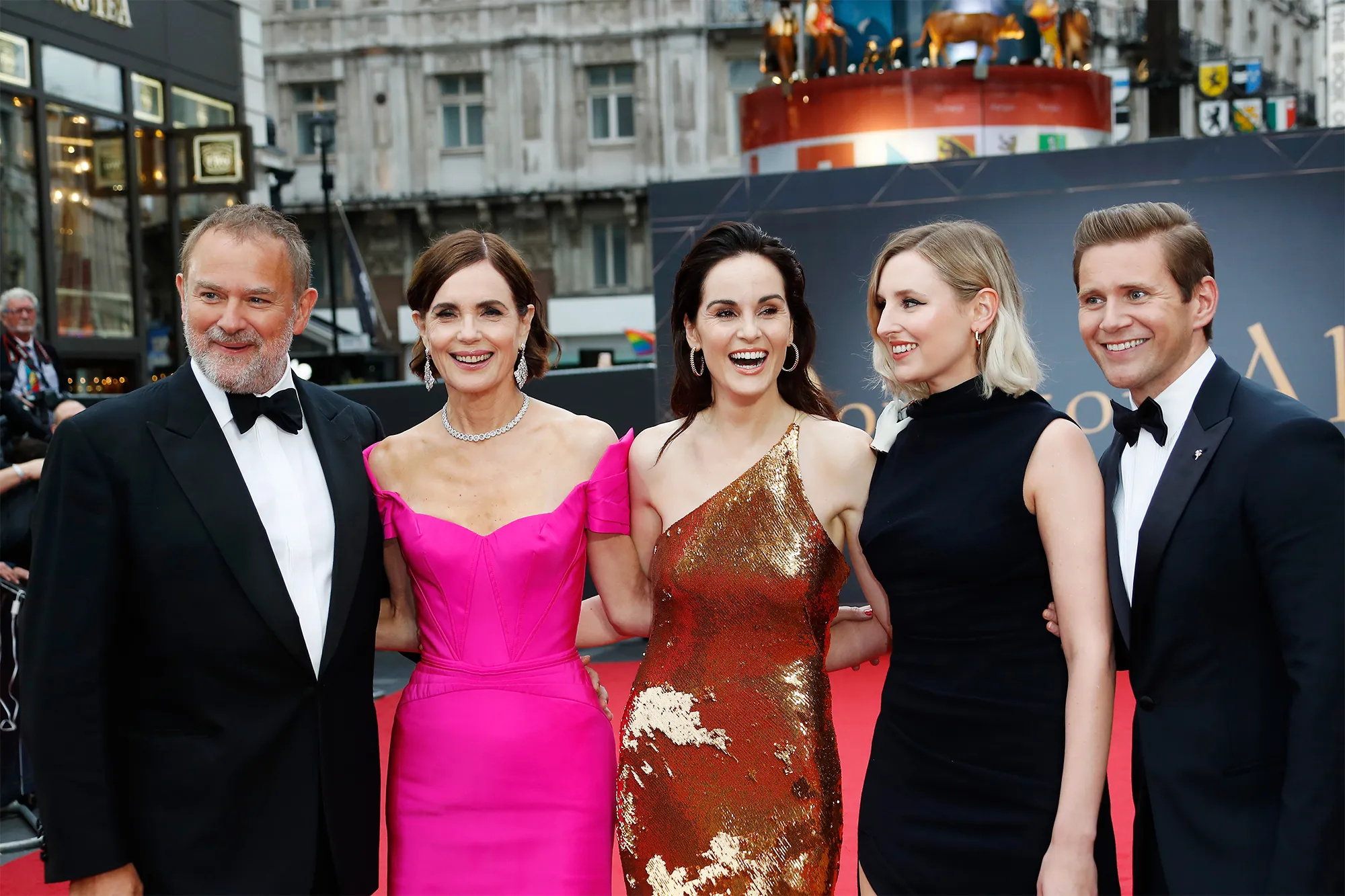 Michelle Dockery: Hugh Bonneville, Elizabeth McGovern, Laura Carmichael, Allen Leech, The Cast of Downton Abbey. 2000x1340 HD Background.