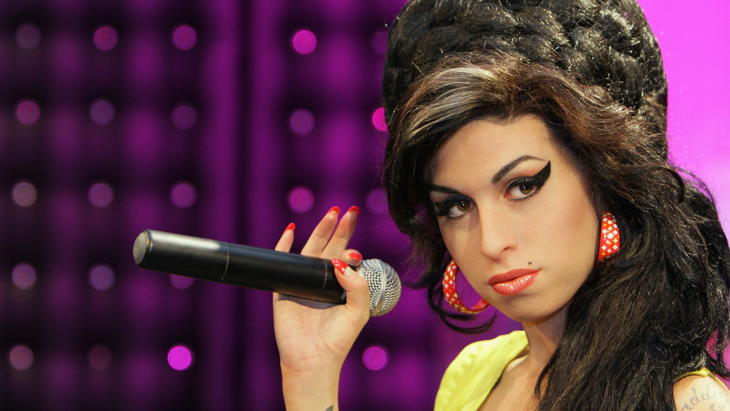 Amy Winehouse, HD wallpaper, Stunning background, Captivating image, 2560x1440 HD Desktop