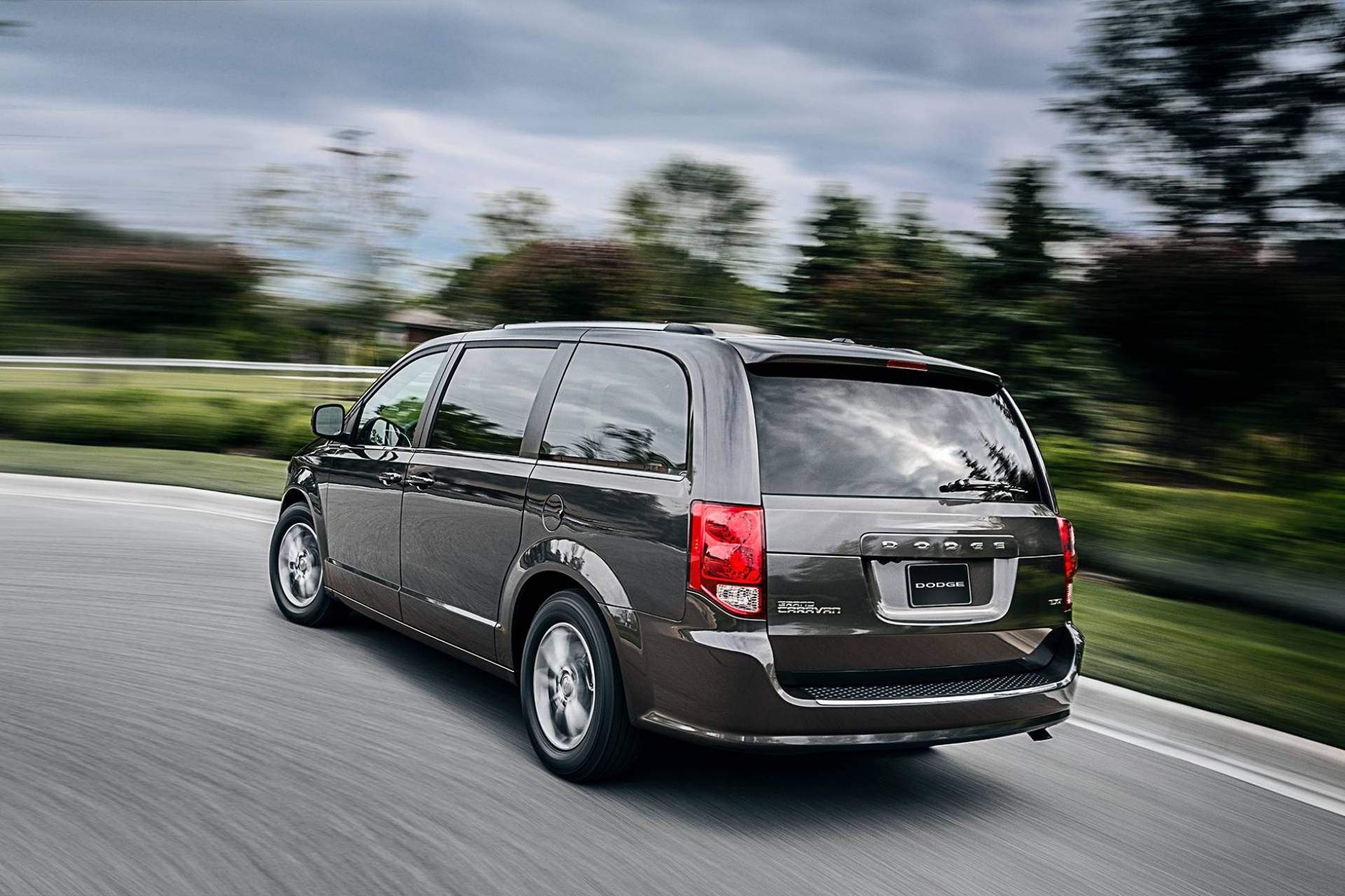 Chrysler Voyager, Stylish and practical, Replacement for Grand Caravan, Latest model, 1920x1280 HD Desktop