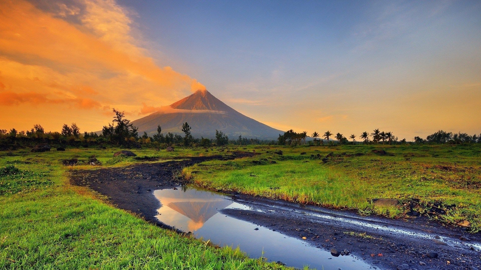 Mayon Volcano, Philippine landscape, Stunning backgrounds, Natural wonders, 1920x1080 Full HD Desktop