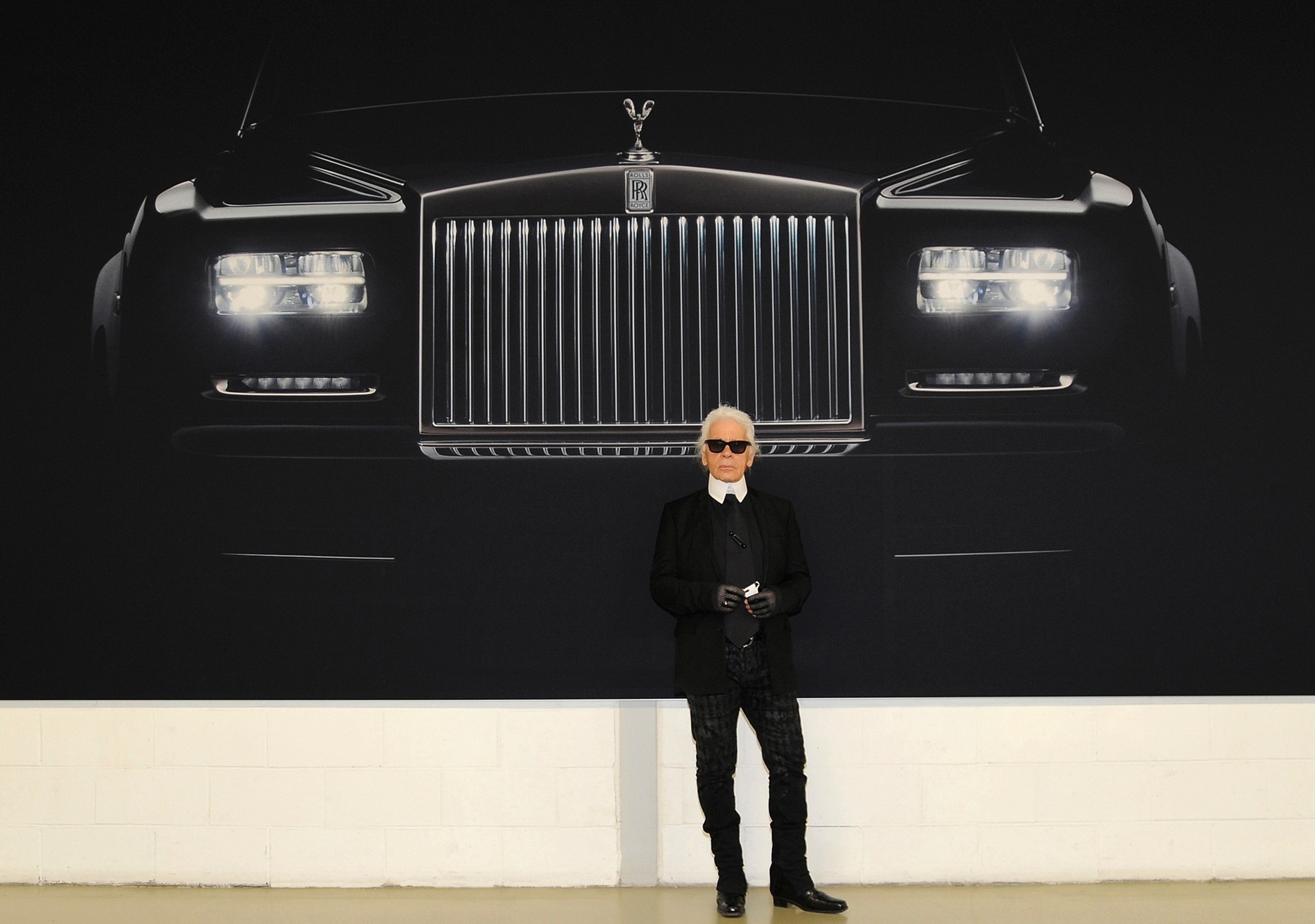 Karl Lagerfeld, Rolls Royce exhibition, Photography showcase, 1920x1350 HD Desktop