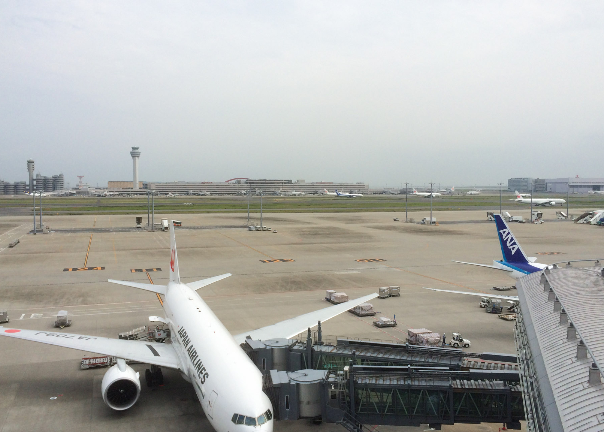 Haneda Airport, More convenient, Narita alternative, International airport, 2000x1440 HD Desktop