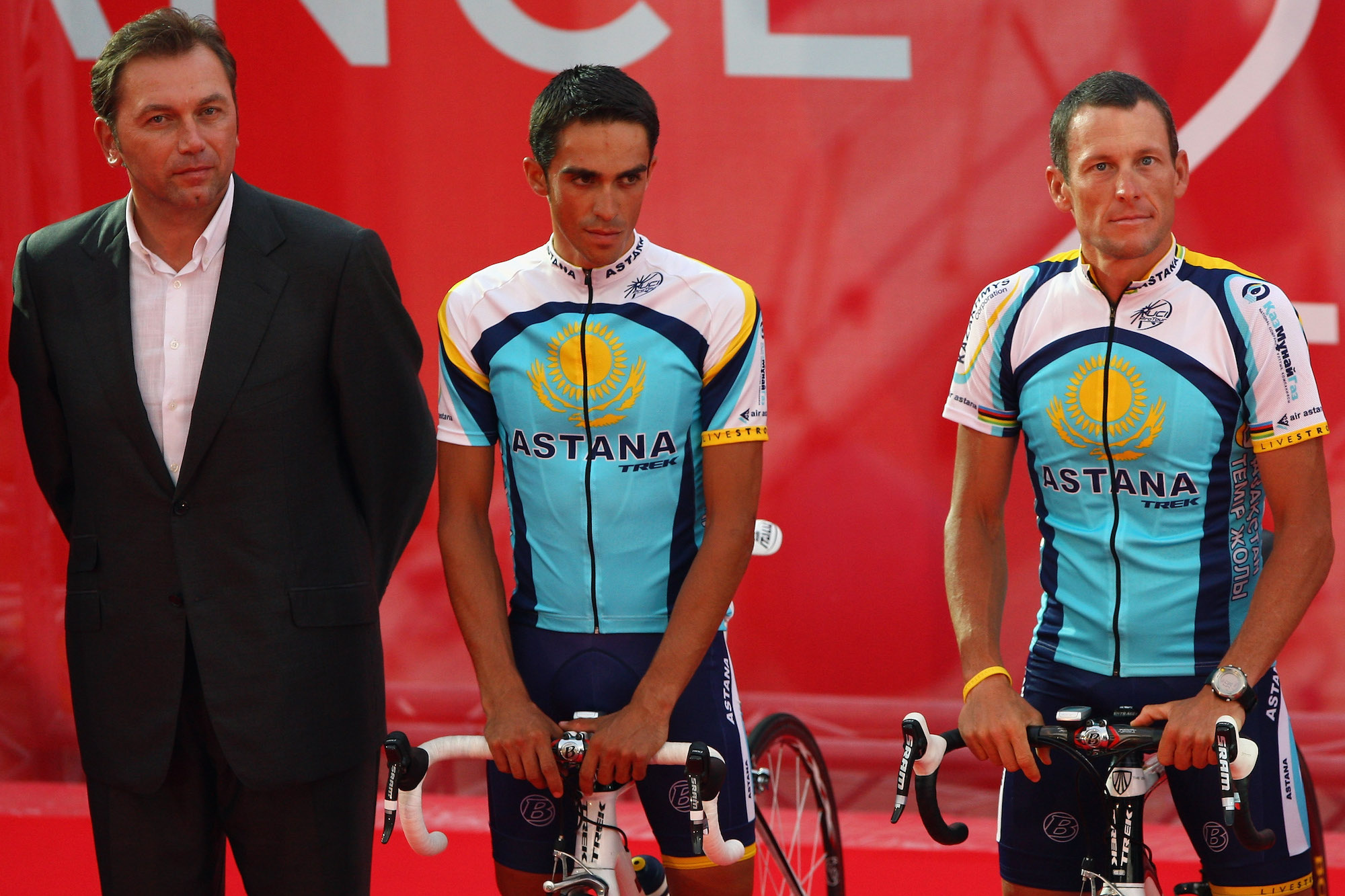 Lance Armstrong, Feud with Contador, Cycling drama, Sporting rivalry, 2000x1340 HD Desktop