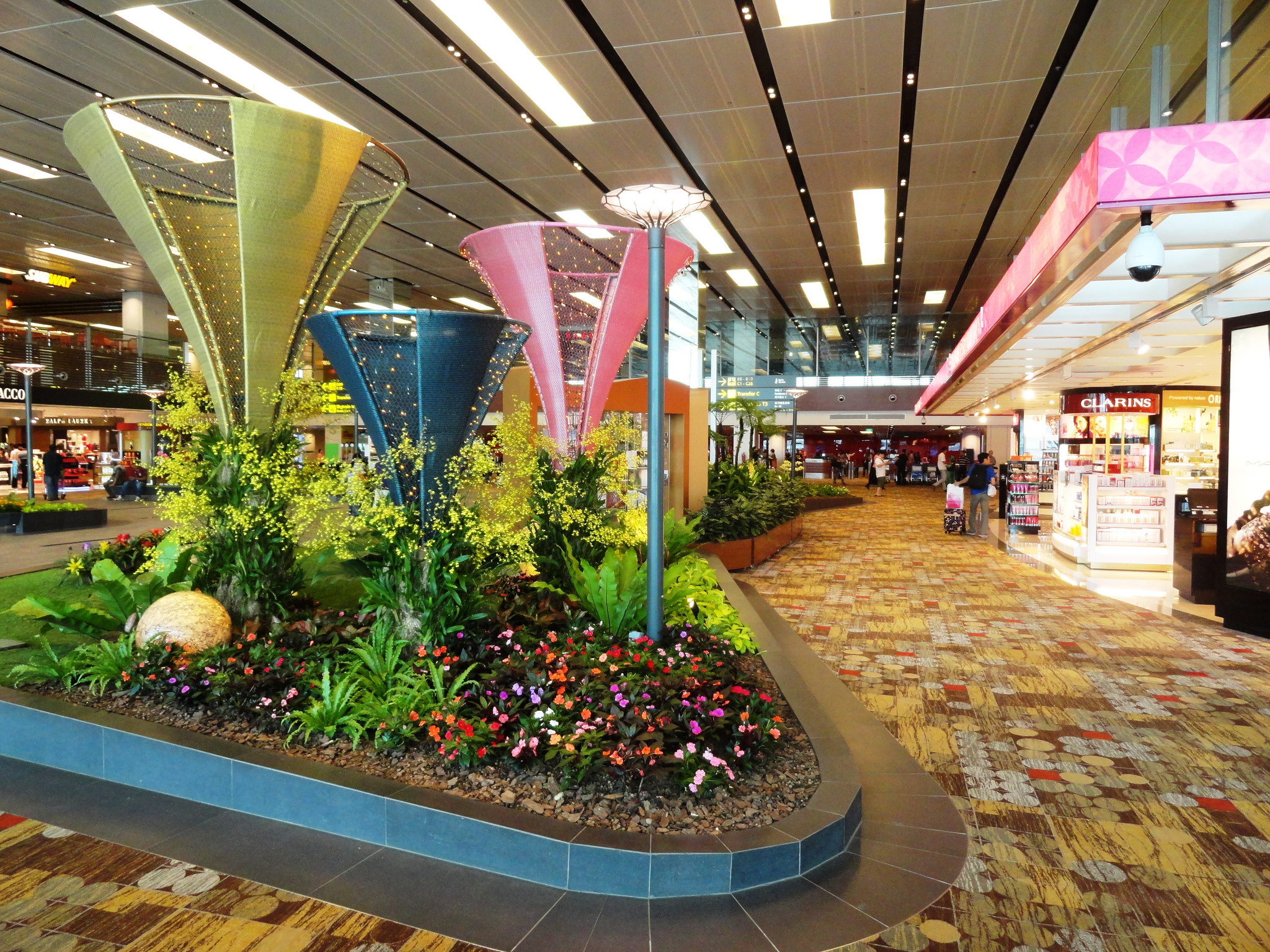 Singapore Changi International Airport, Thousand Wonders, 2050x1540 HD Desktop