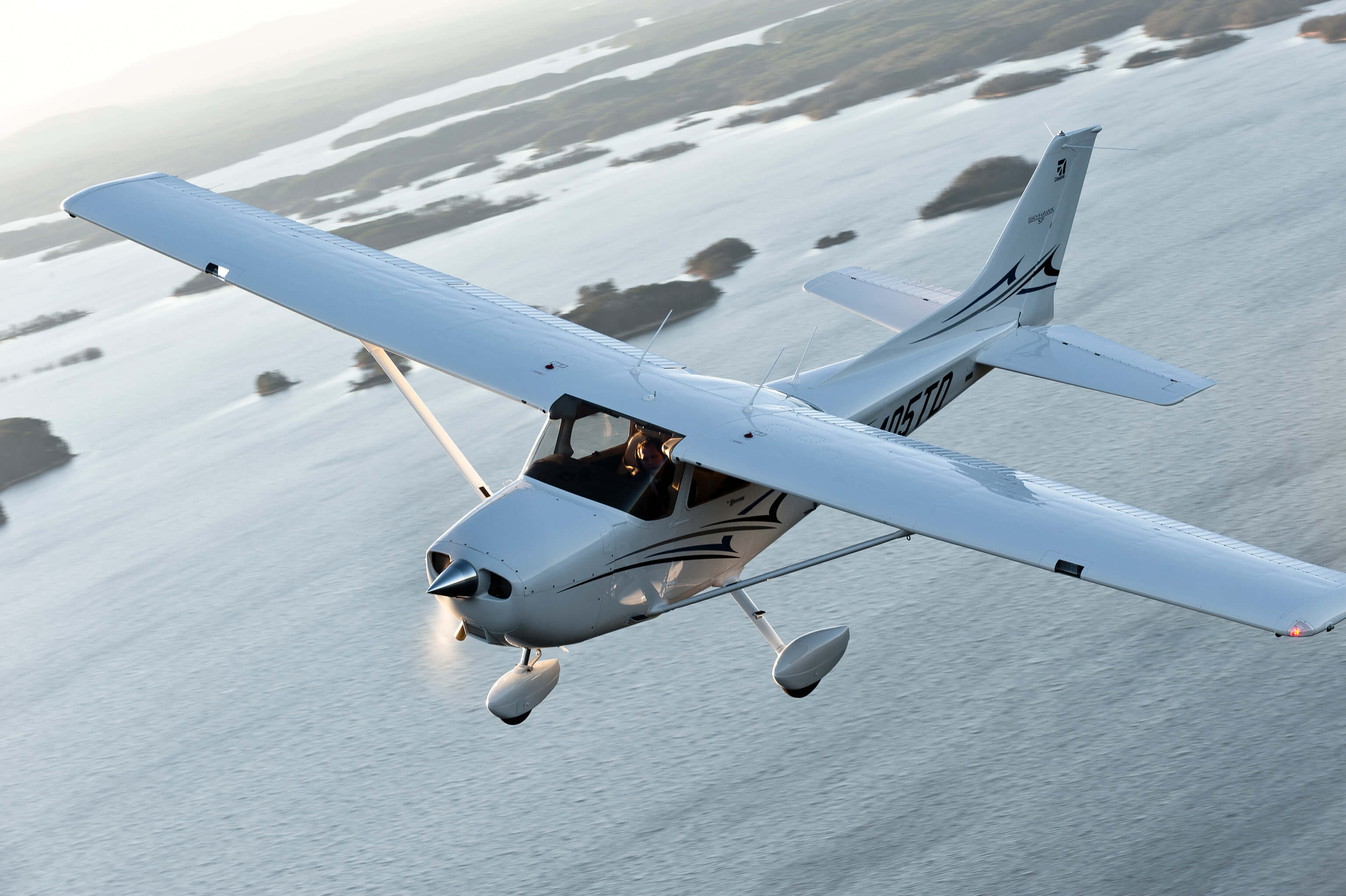 Cessna 172, Adventure in the sky, Pilot training, Scenic flying, 3080x2050 HD Desktop