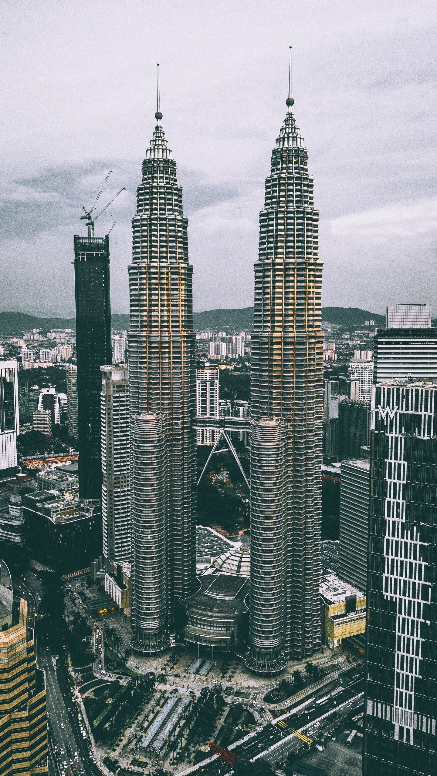 Kuala Lumpur, Iconic landmarks, Captivating skyline, Urban charm, 1440x2560 HD Handy