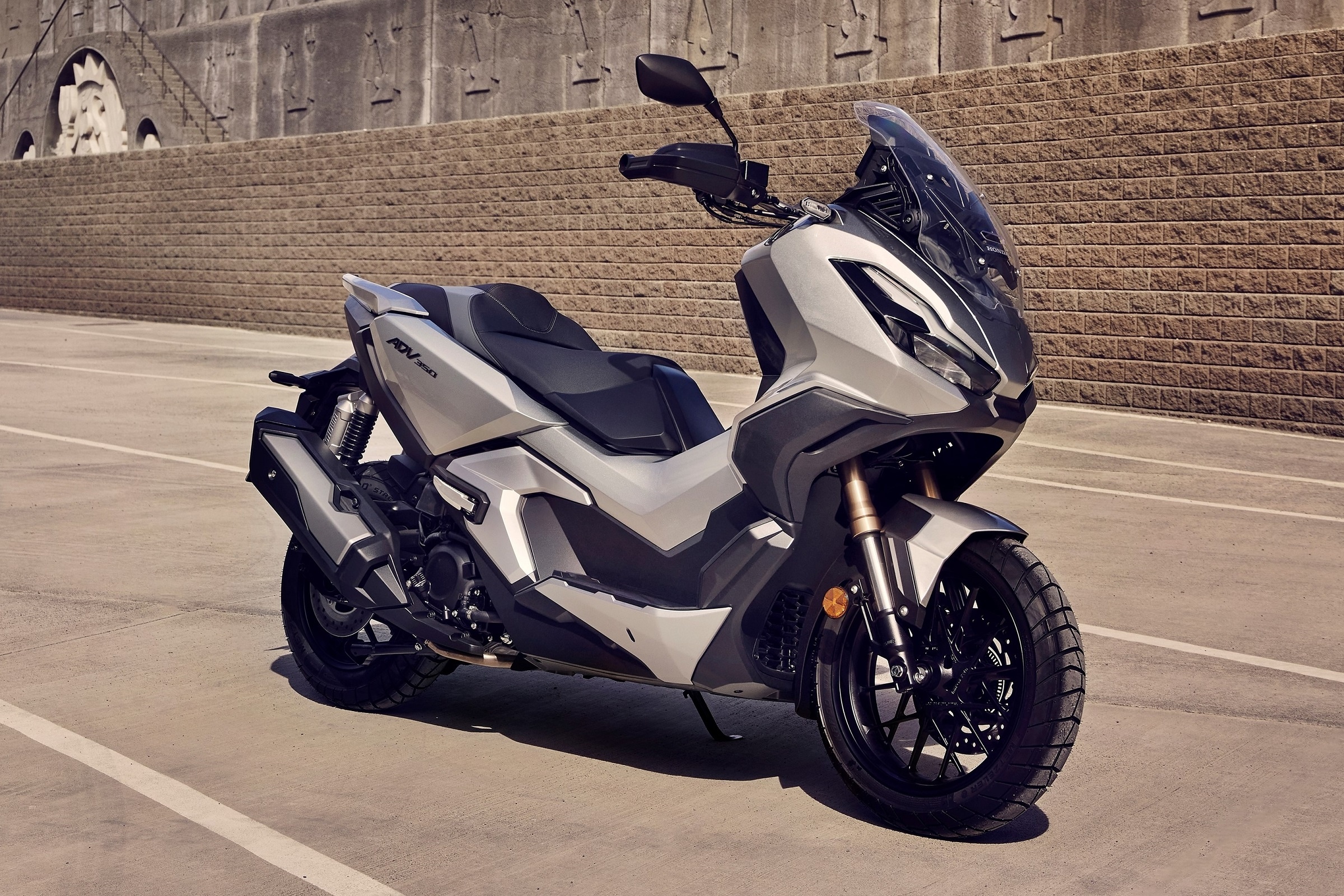 Honda ADV350, 2022 edition, Versatile scooter, Urban explorer, 2400x1600 HD Desktop