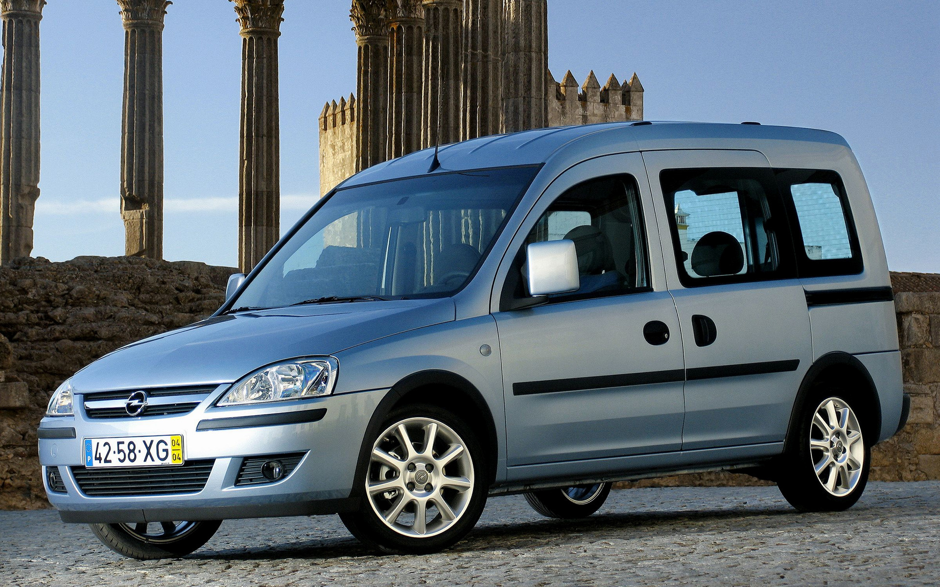 Opel Combo, Tour wallpapers images, Reliable family car, Versatile functionality, 1920x1200 HD Desktop