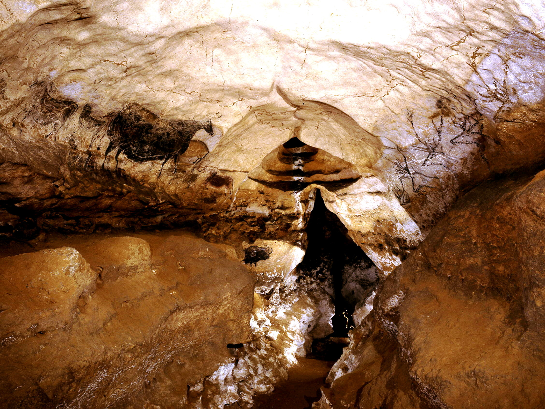 Lascaux cave, Free image download, Historic art, Art enthusiast's paradise, 2260x1700 HD Desktop