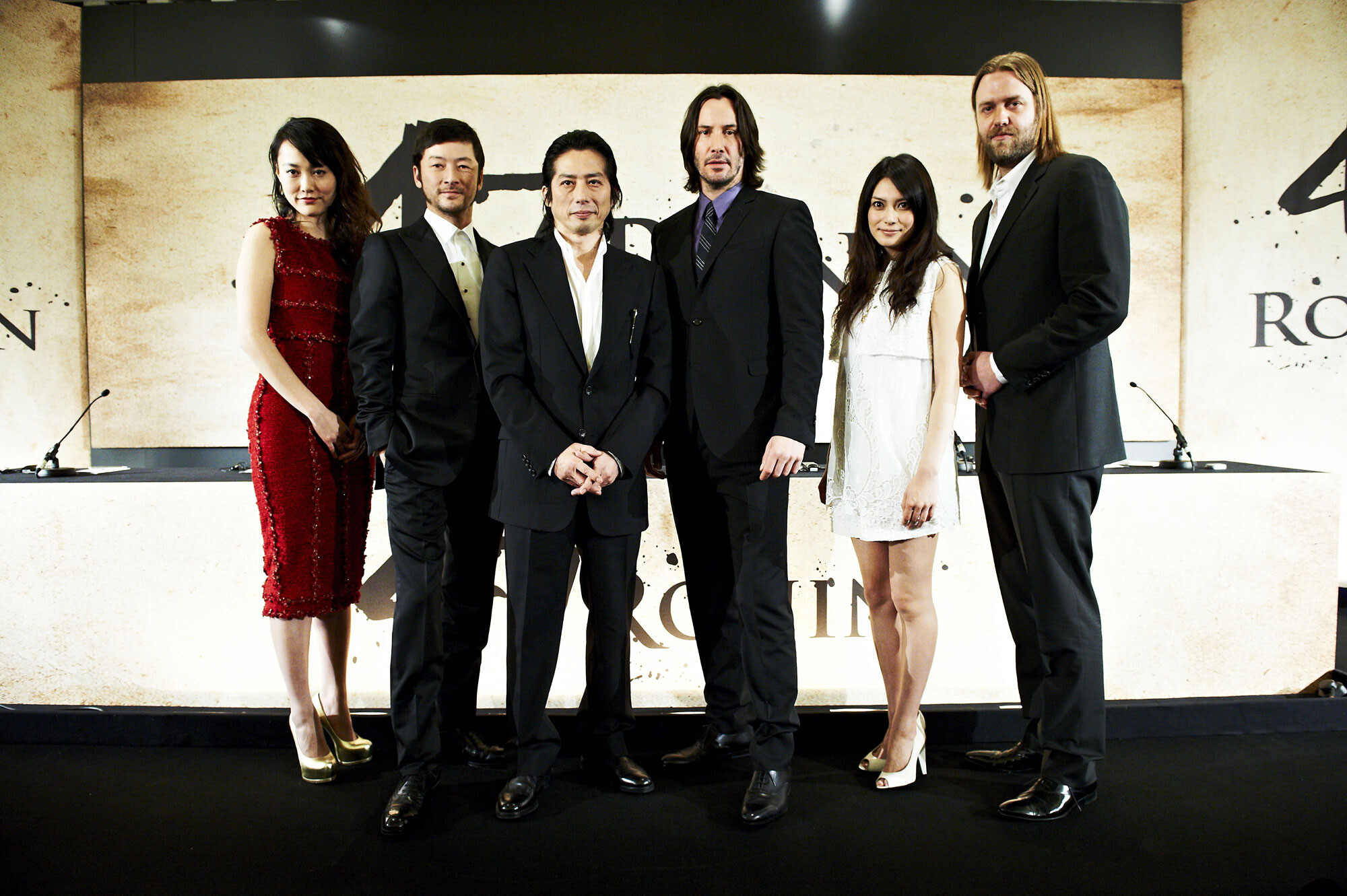 47 Ronin: Keanu Reeves, Tadanobu Asano, Rinko Kikuchi, Carl Rinsch, Hiroyuki Sanada, Ko Shibasaki, The cast. 2000x1340 HD Background.