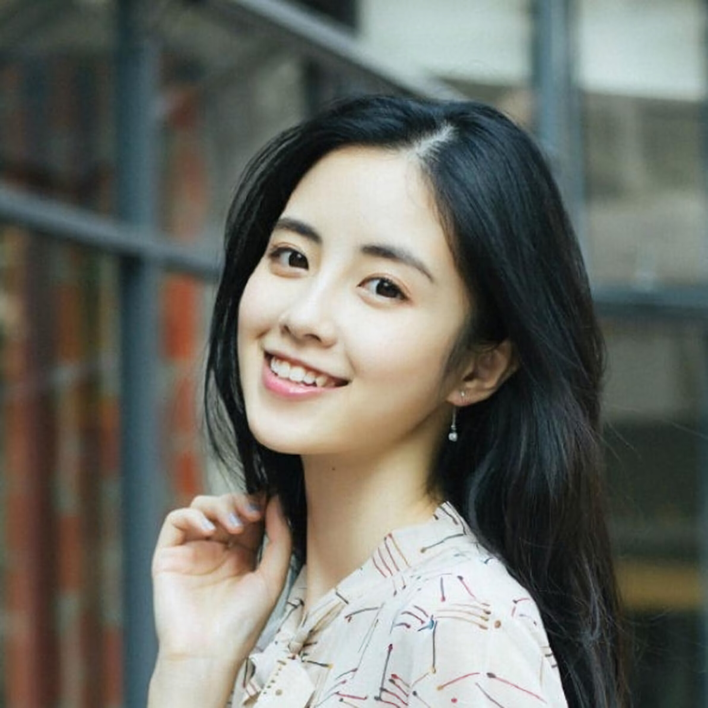 Yue Zhang, TV show actress, Emotional depth, Relatable characters, 2390x2390 HD Handy