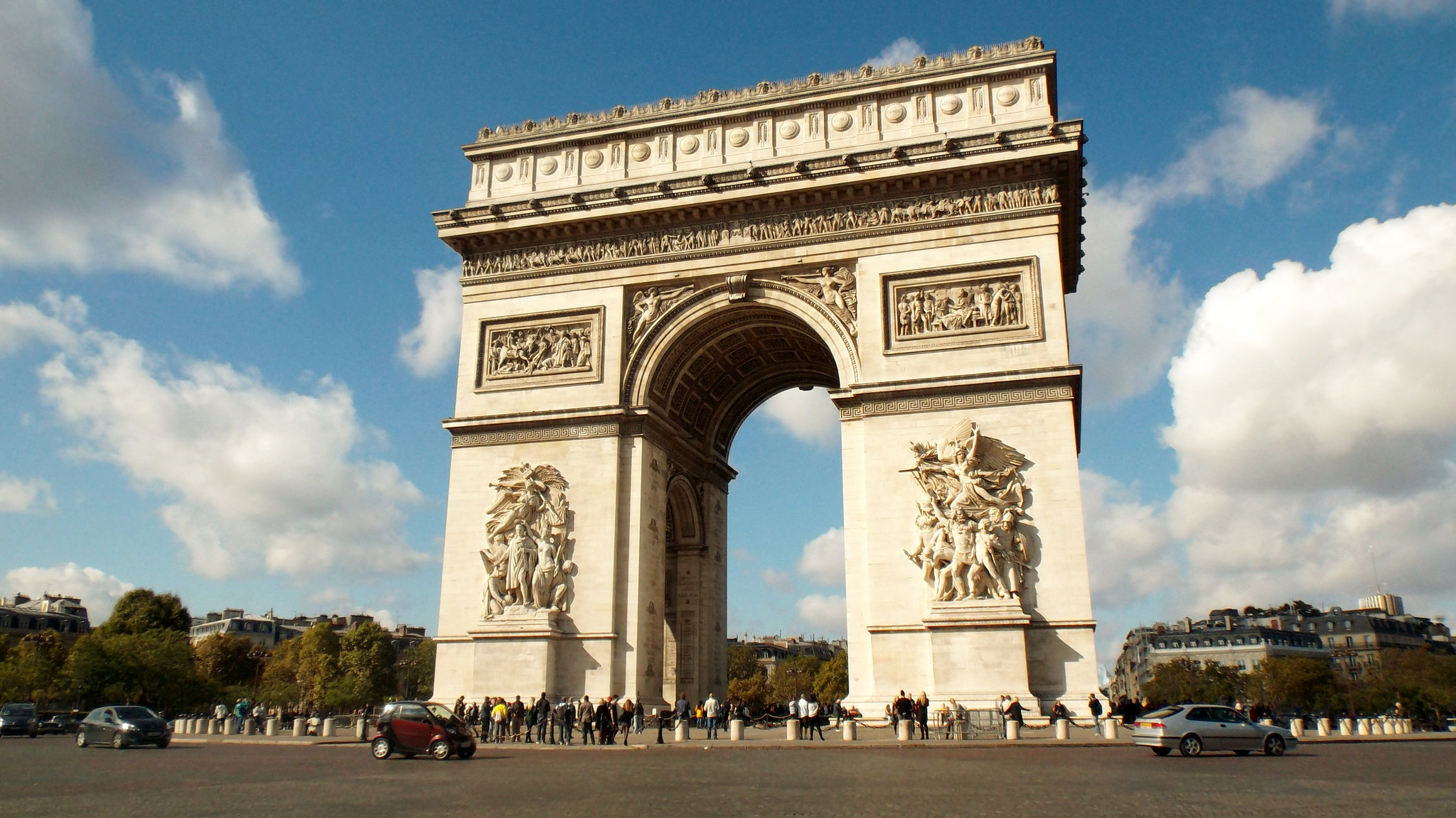 Arc de Triomphe, Paris landmark, Iconic monument, Historical symbol, 2050x1160 HD Desktop