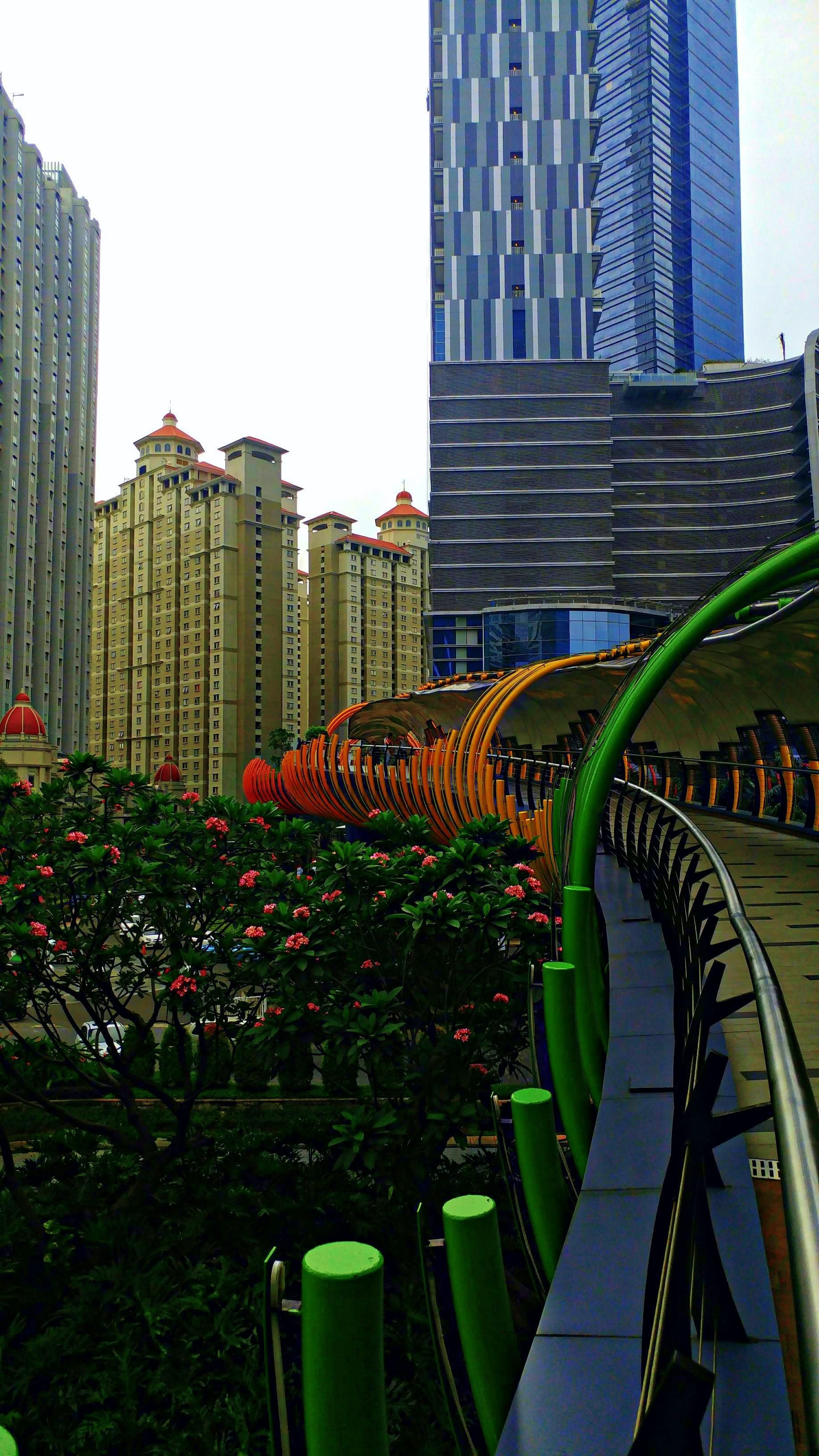 Eco skywalk, Apl tower, Neo soho mall, West Jakarta, 1840x3270 HD Phone