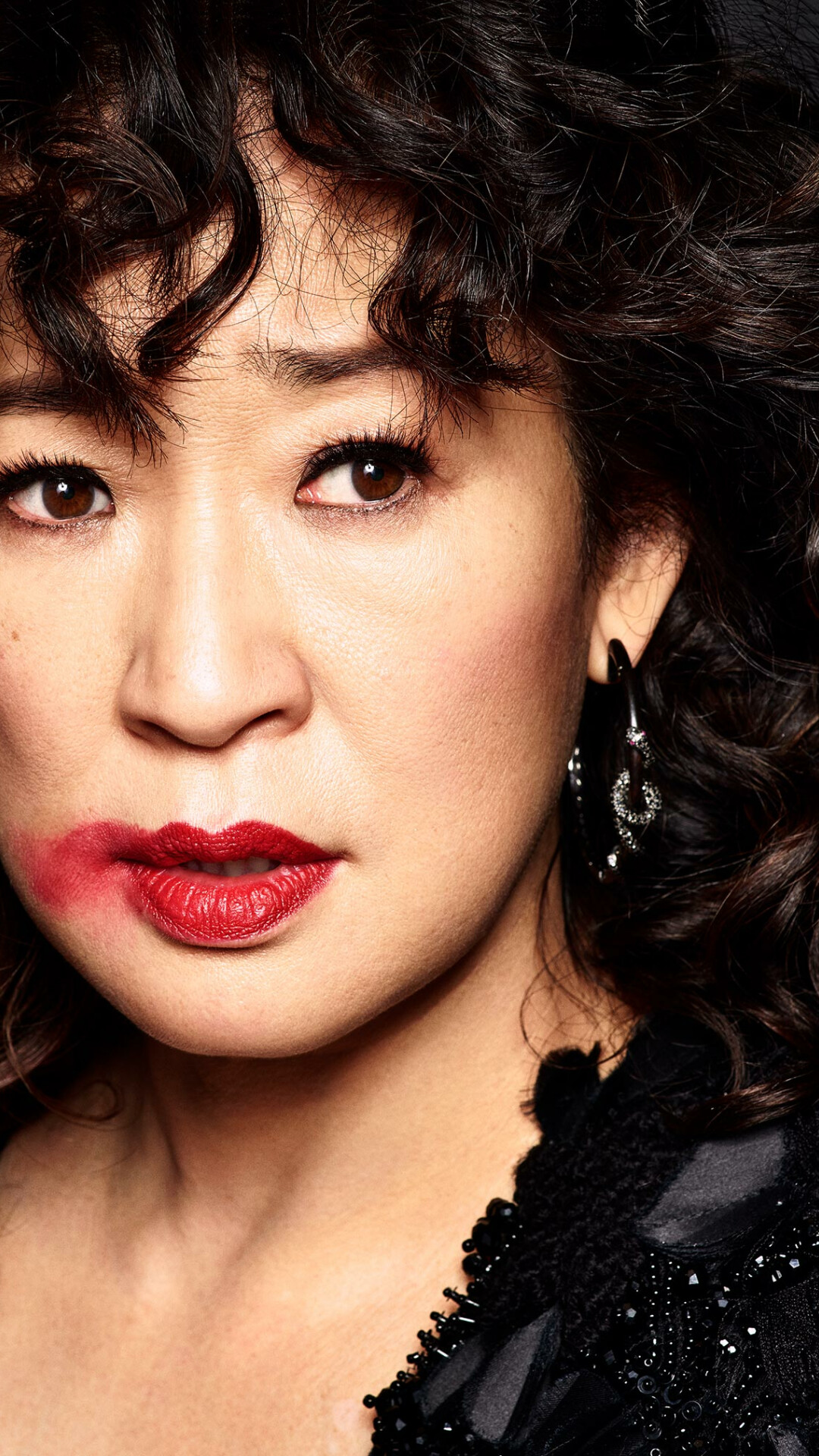 Killing Eve: Sandra Oh as an analyst with MI5 who becomes tirelessly preoccupied with a notorious assassin. 1080x1920 Full HD Background.