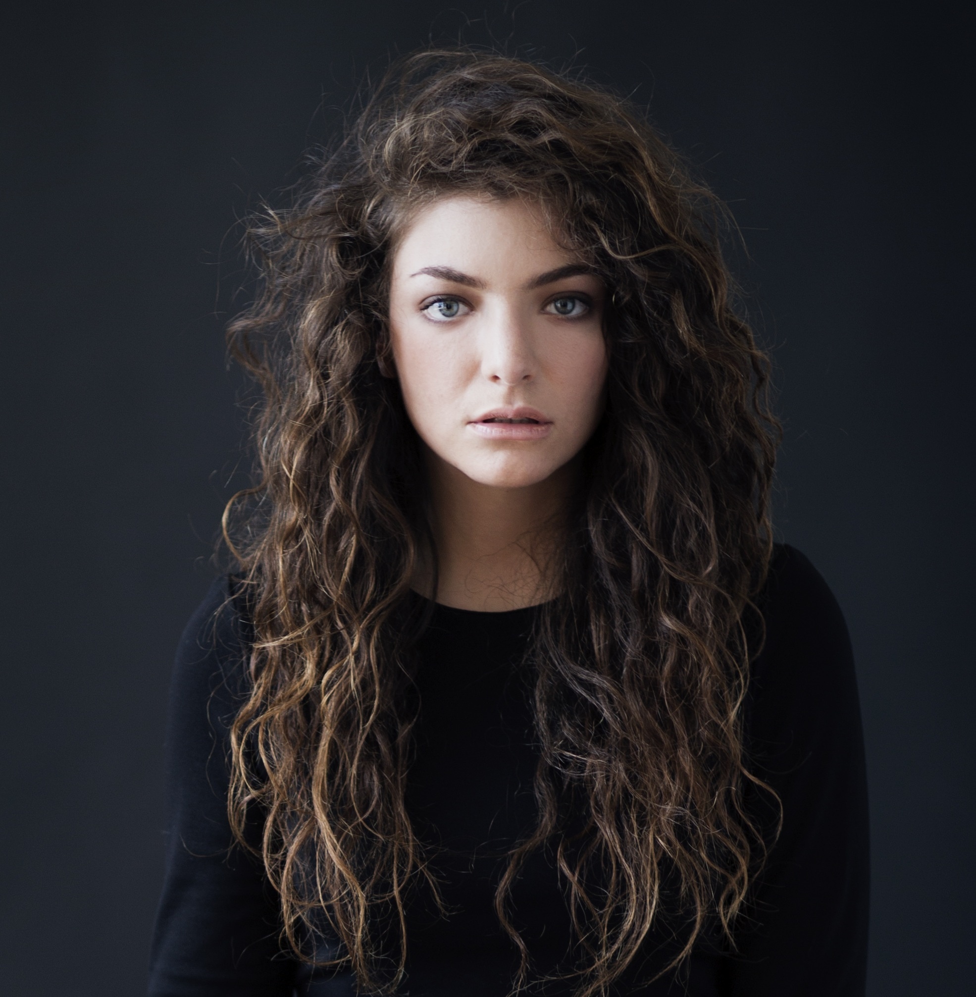 Lorde introduction, Talented teenager, Rule-breaking artist, Teenage badass, 1980x2020 HD Phone
