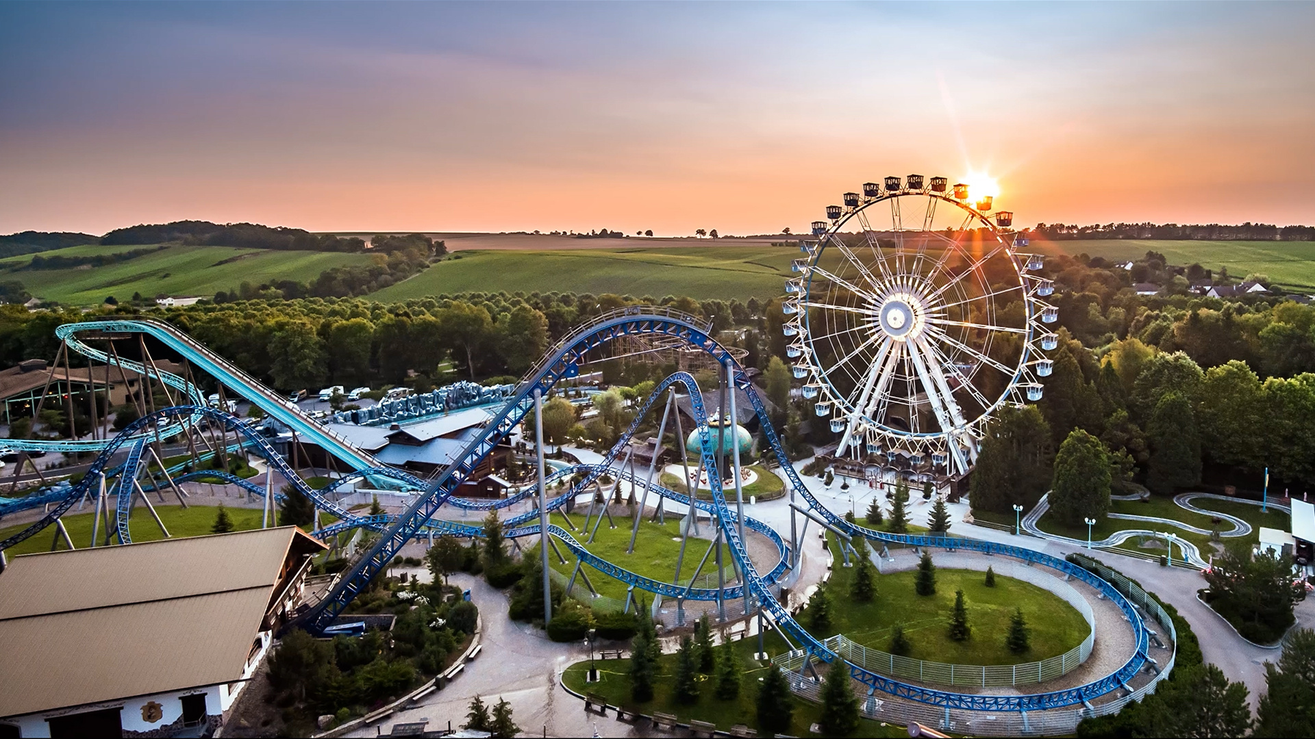 Amusement Park: Nigloland, France, A venue to enjoy rides, and other activities. 1920x1080 Full HD Background.