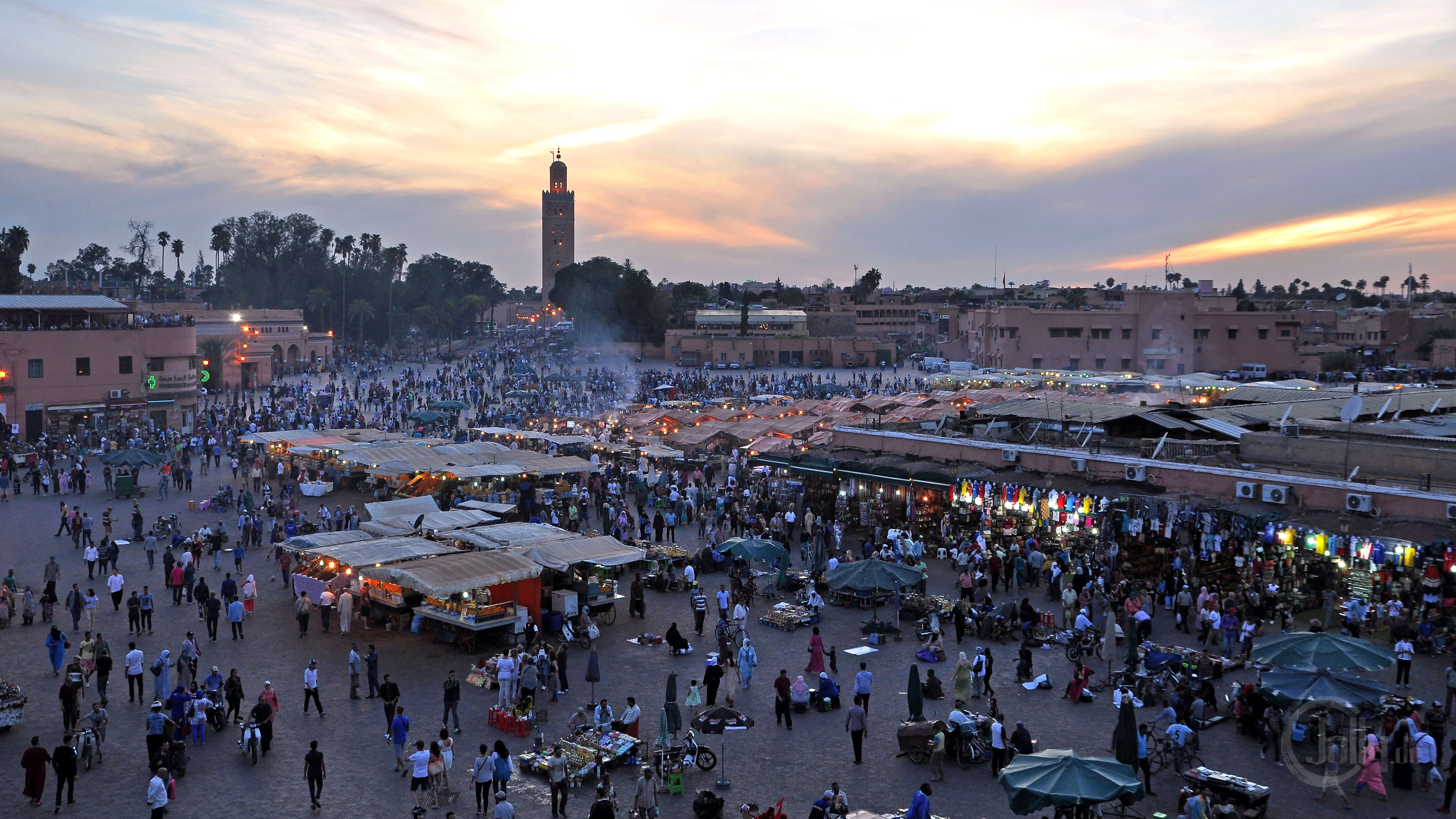 Djemaa el Fna's allure, Nighttime wonders, Marokko's charm, Marrakech's magic, 3840x2160 4K Desktop