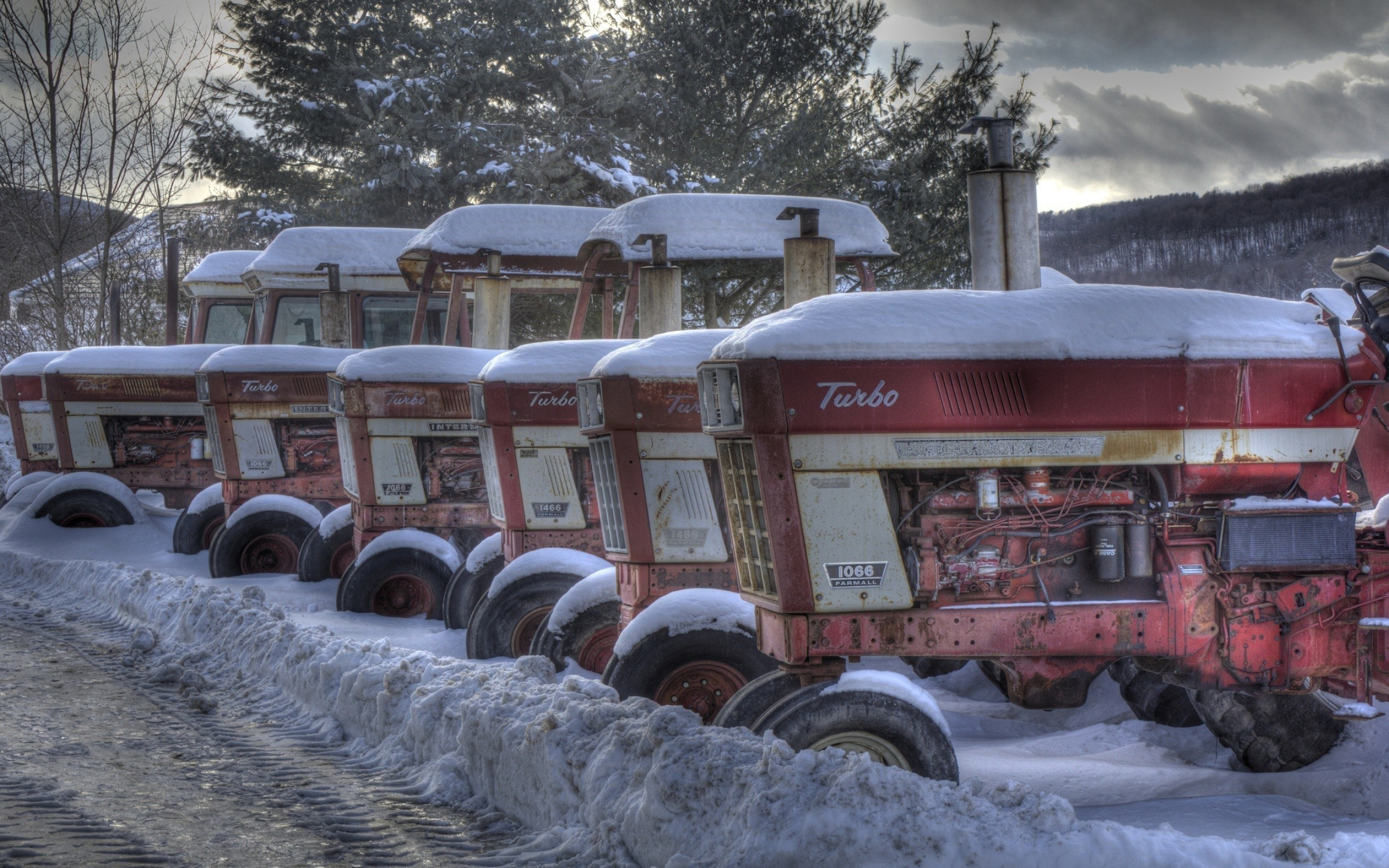 International Harvester, Winter Tractor, Snowy Landscape, Seasonal, 2560x1600 HD Desktop