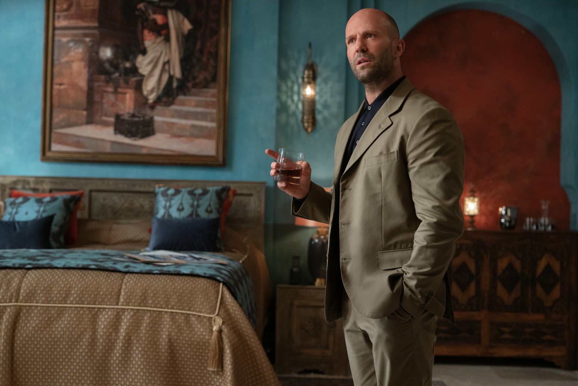 Operation Fortune: Ruse de guerre: Jason Statham as a super spy, Ritchie's comedy action film. 1920x1290 HD Background.