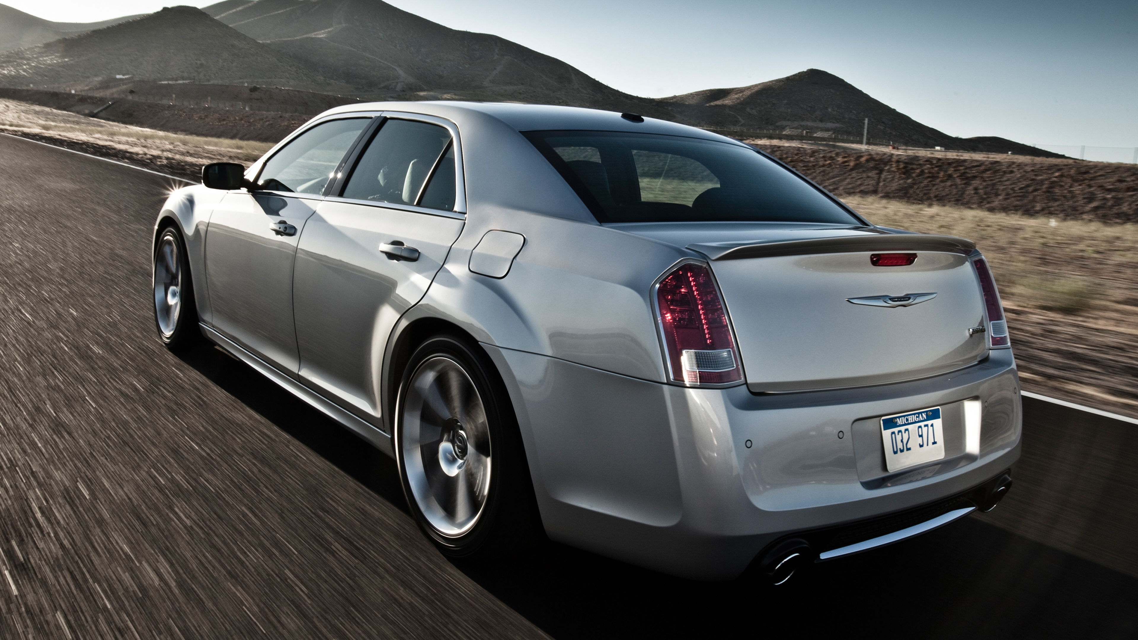 Chrysler 300, Auto elegance, SRT-8 performance, 2013 model, 3840x2160 4K Desktop