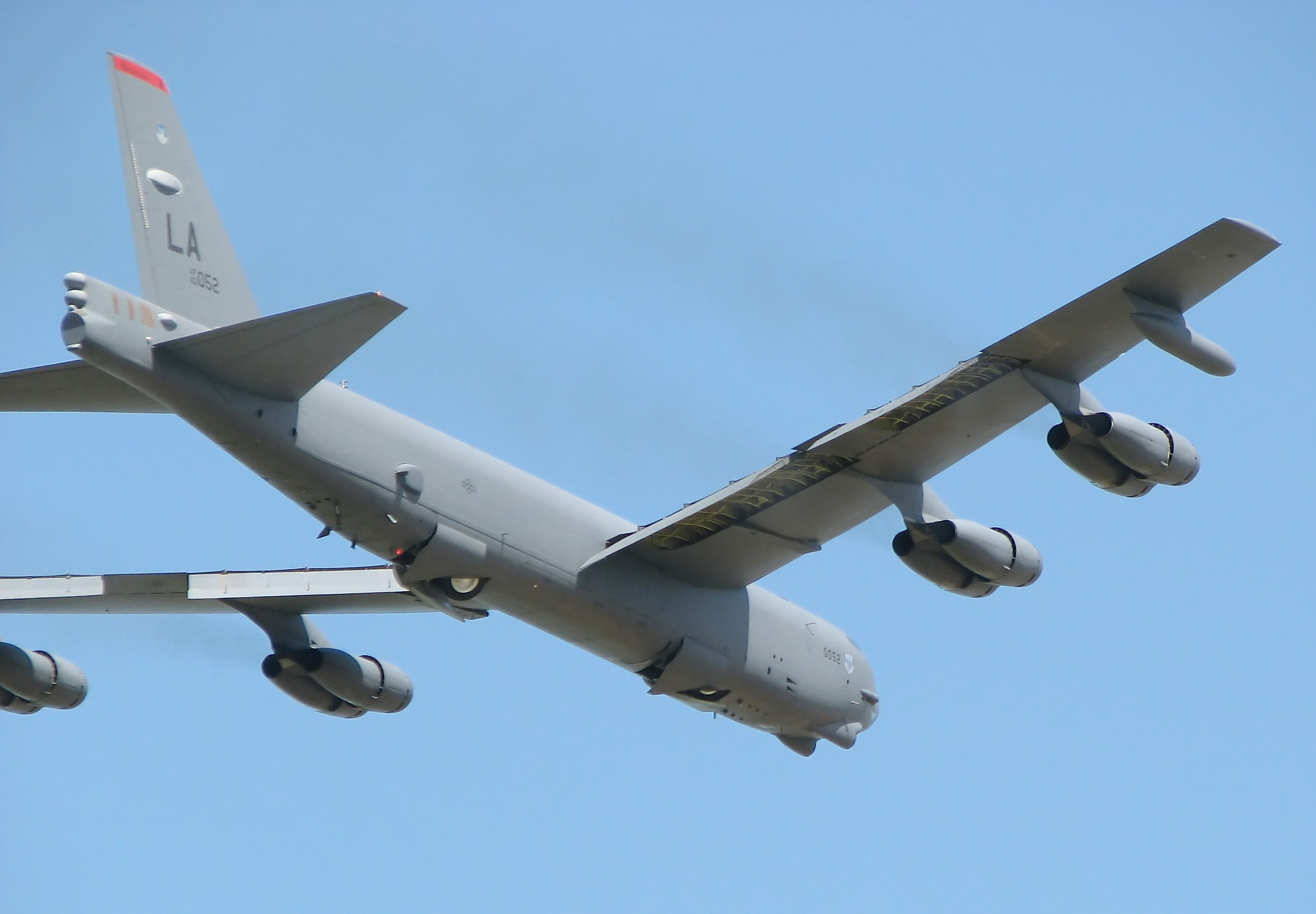 Boeing B-52, Wikimedia Commons, In flight, 2460x1710 HD Desktop