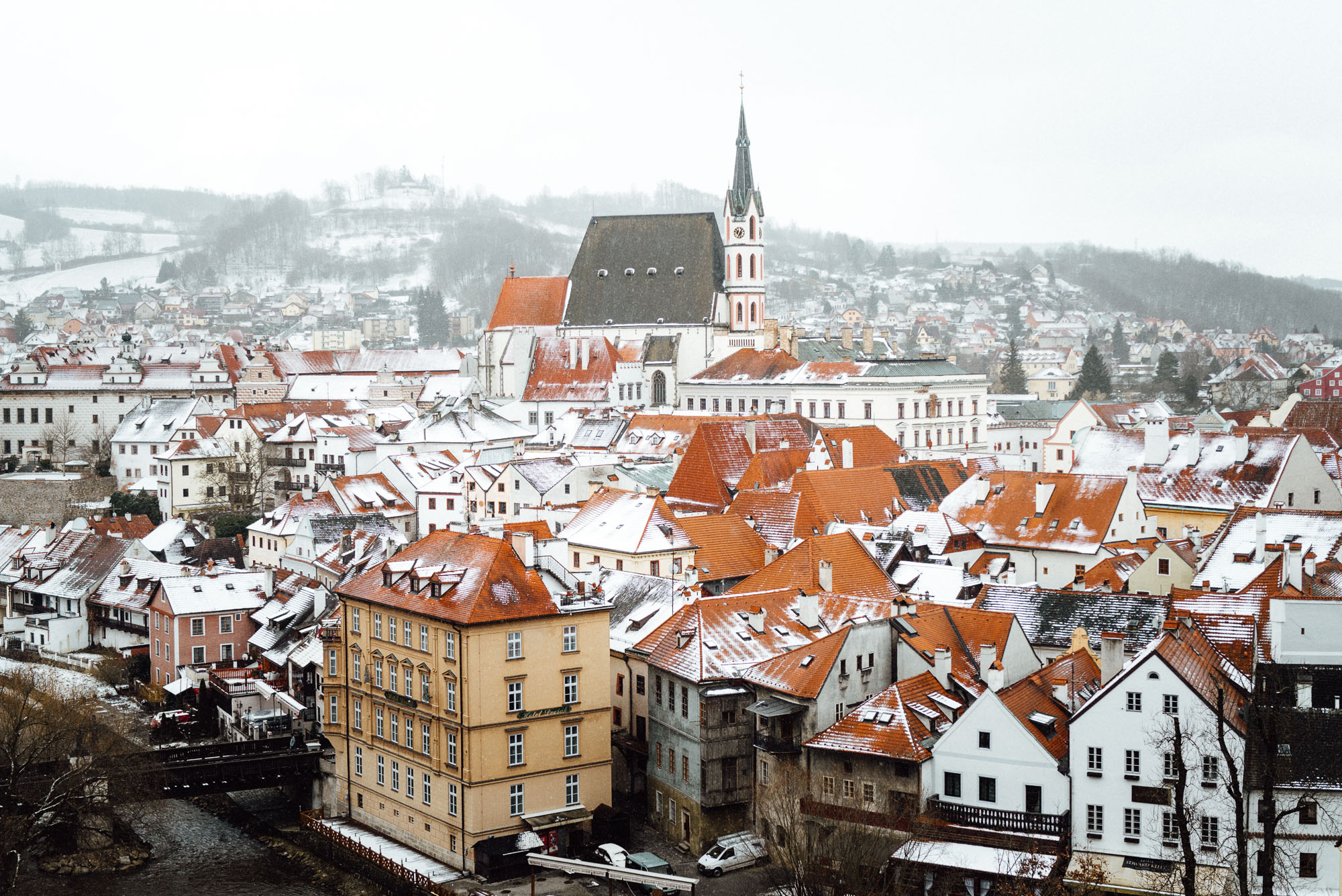 Czechia (Czech Republic): Cesky Krumlov, A medieval town in the South Bohemian Region. 2000x1340 HD Wallpaper.