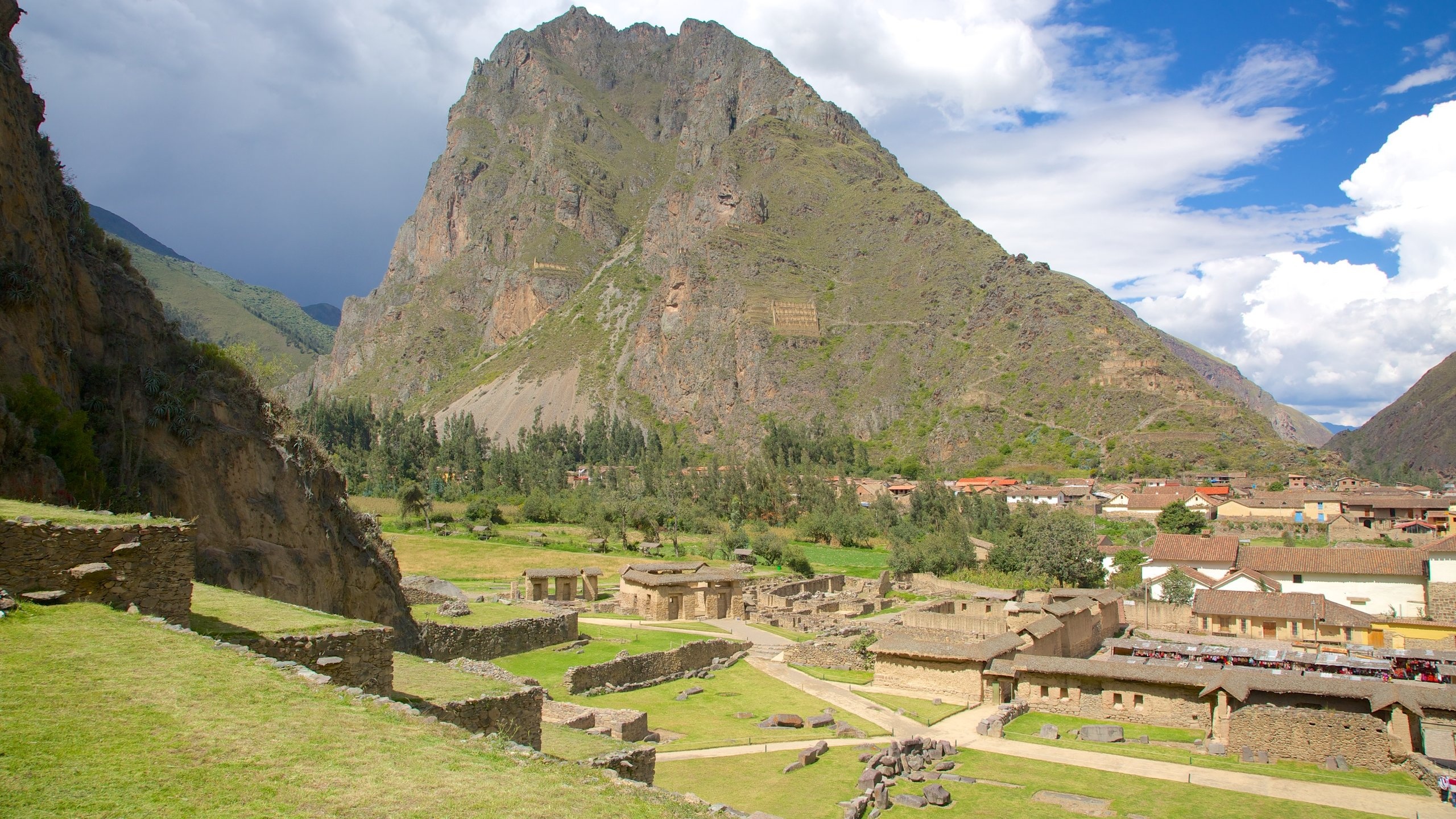 Ollantaytambo, Sacred Valley, Inca ruins, Peru, 2560x1440 HD Desktop