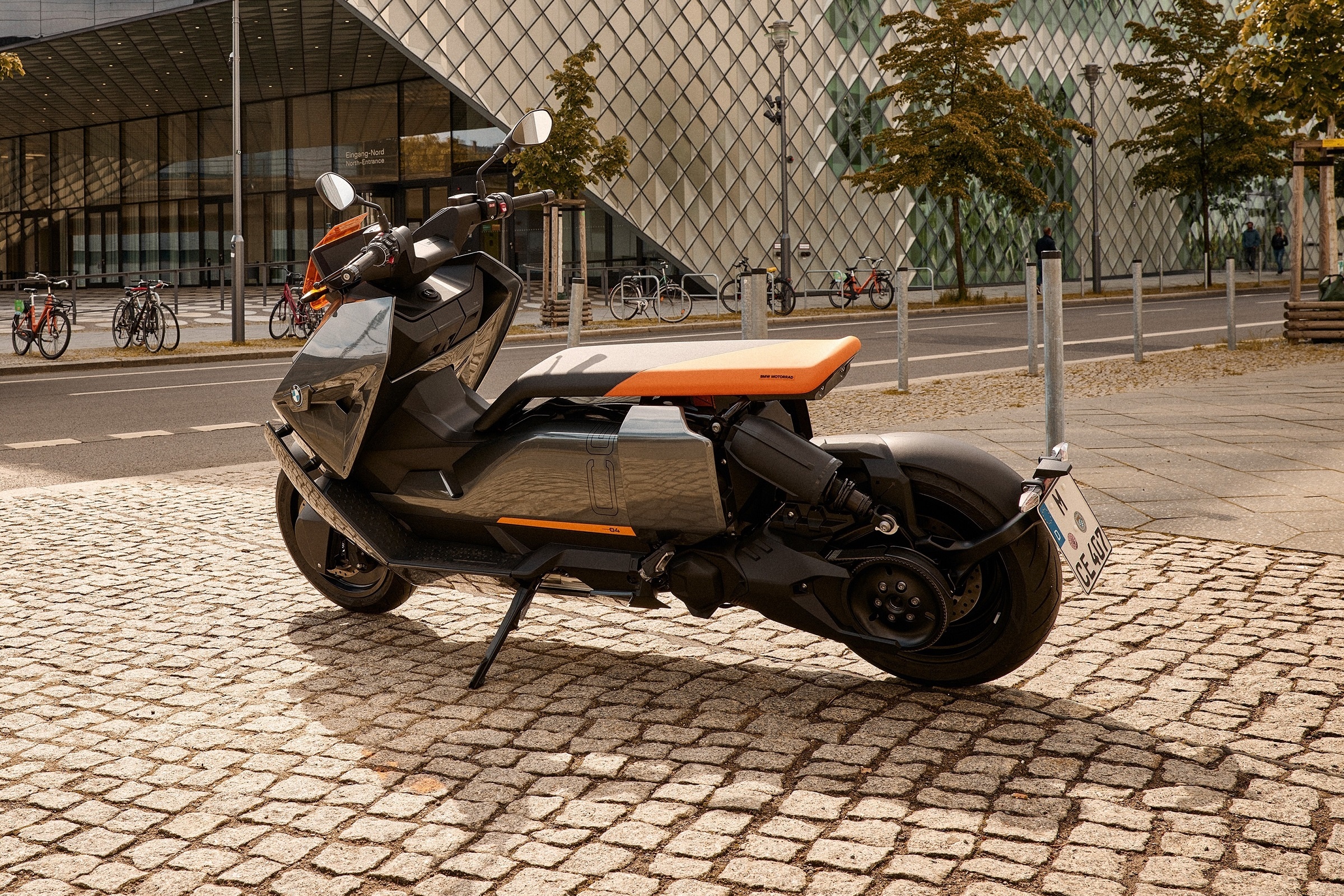BMW CE 04, 2022 arena motosikal, Auto, Electric scooter, 2400x1610 HD Desktop