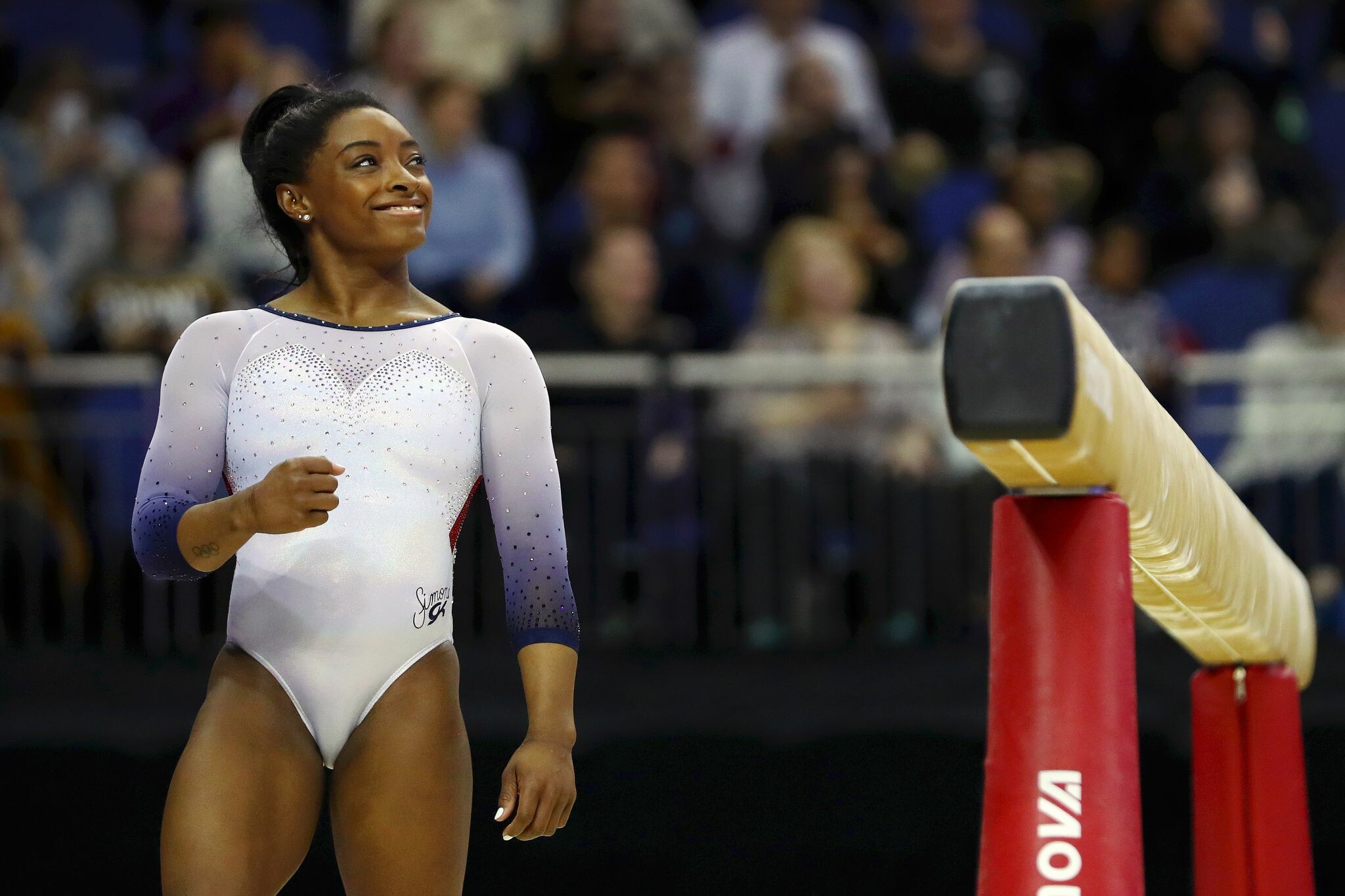 Simone Biles: On July 25, 2015, she competed at the U.S. Classic and finished first in the all-around. 2050x1370 HD Background.