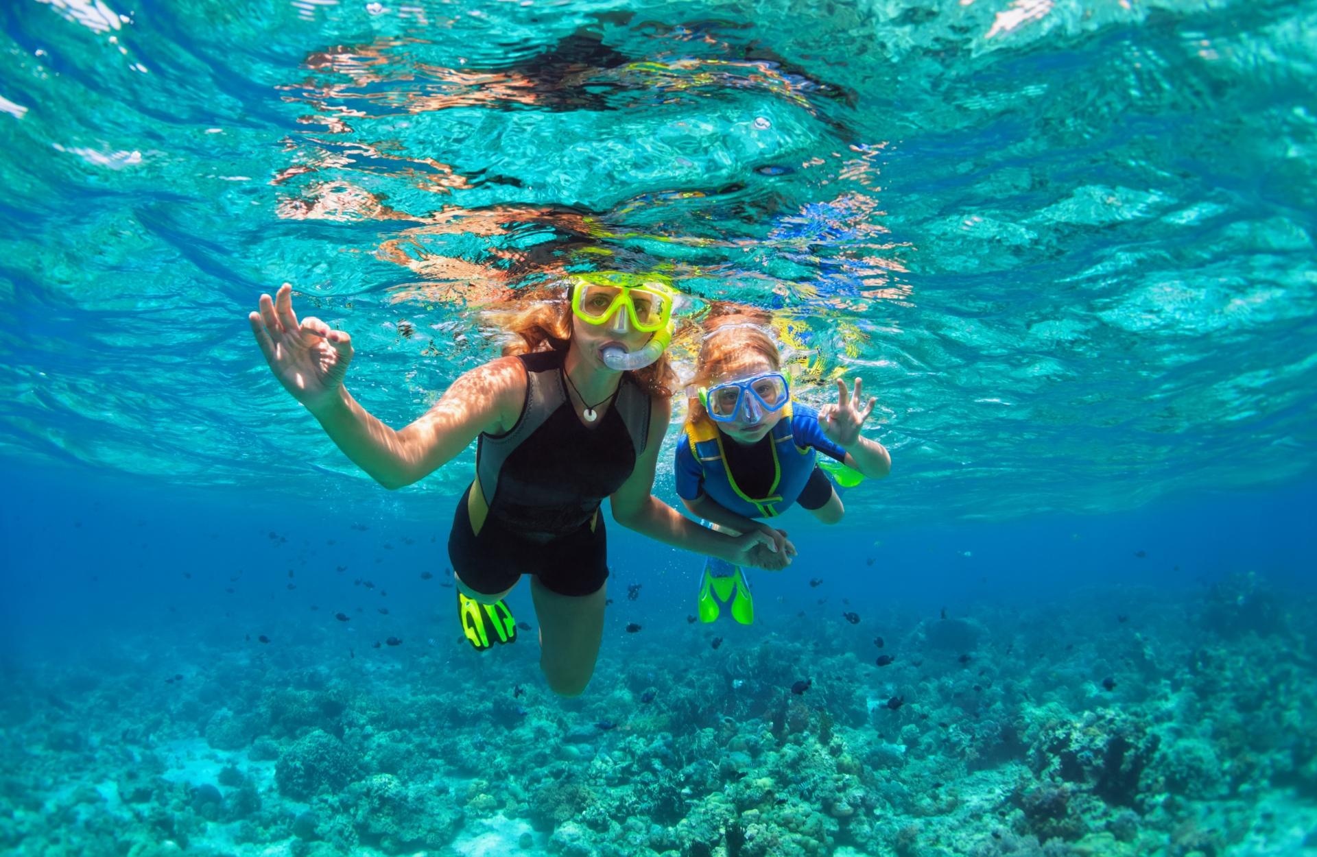 Snorkeling: Diving, Experienced snorkeling instructor, The Junior Open Water Courses. 1920x1250 HD Background.