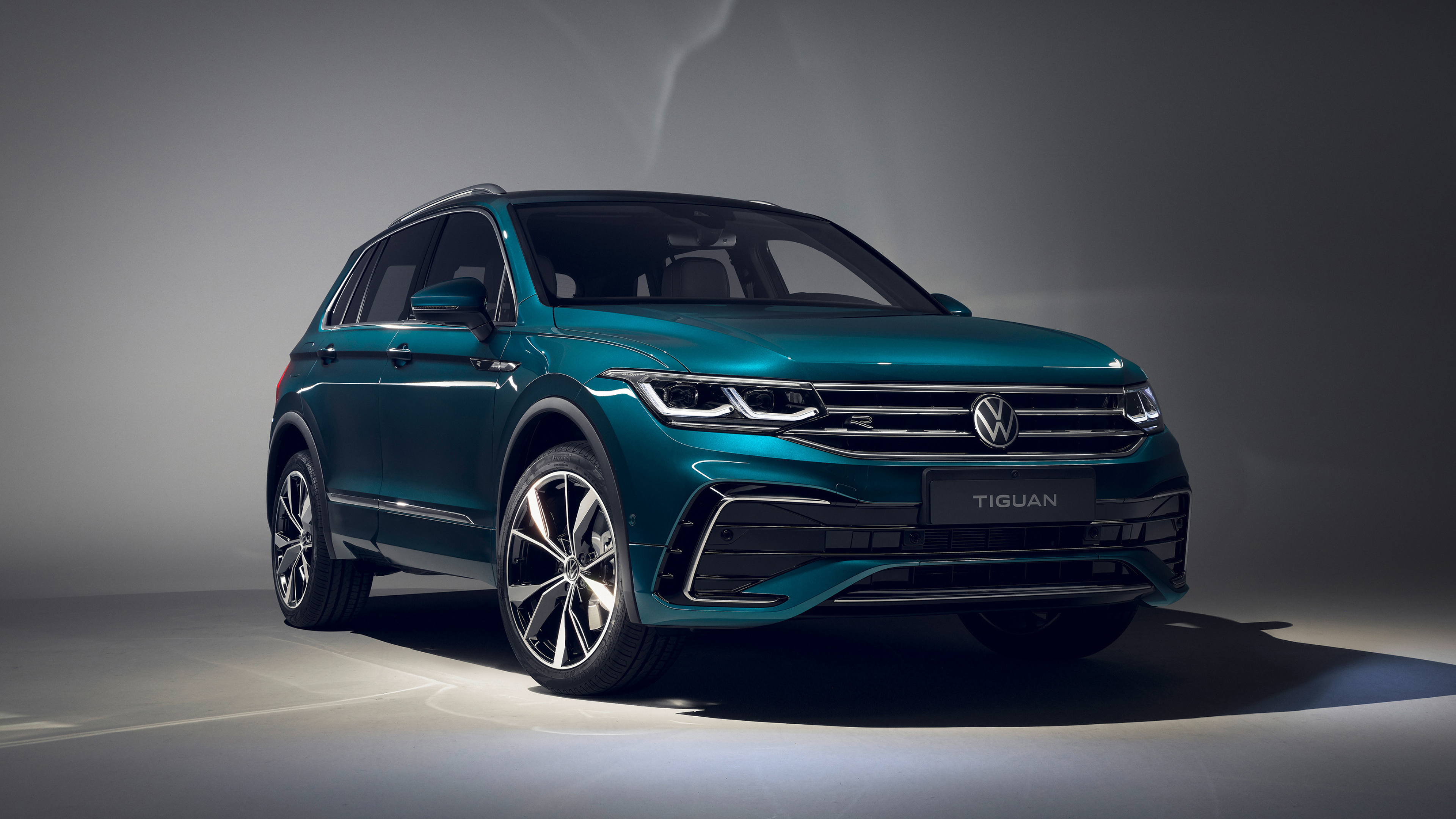Volkswagen Tiguan, Cars desktop wallpapers, R-Line 4Motion, 2020, 3840x2160 4K Desktop