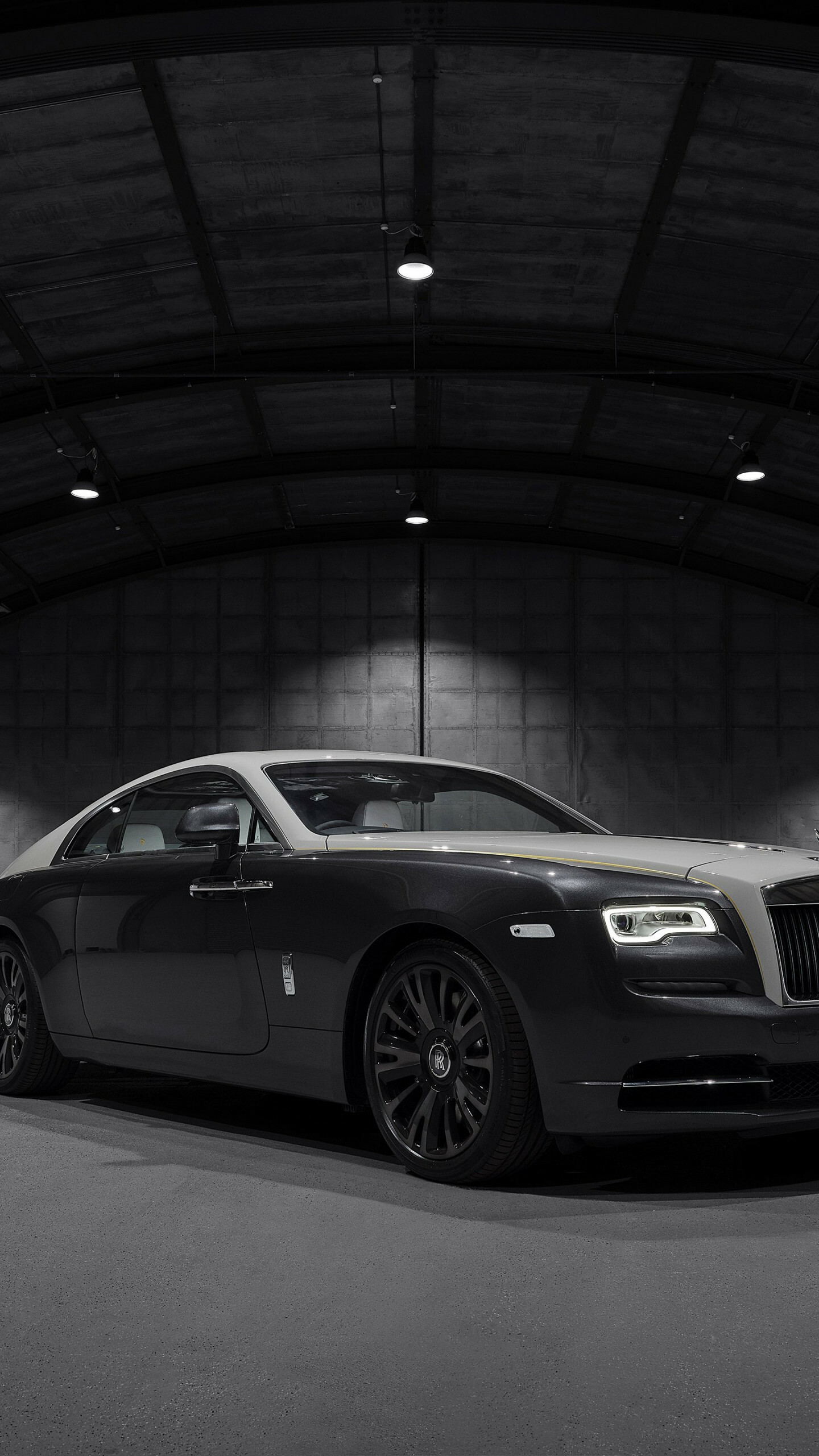 Rolls-Royce: Model Wraith, The original company had been nationalized in 1971. 1440x2560 HD Background.