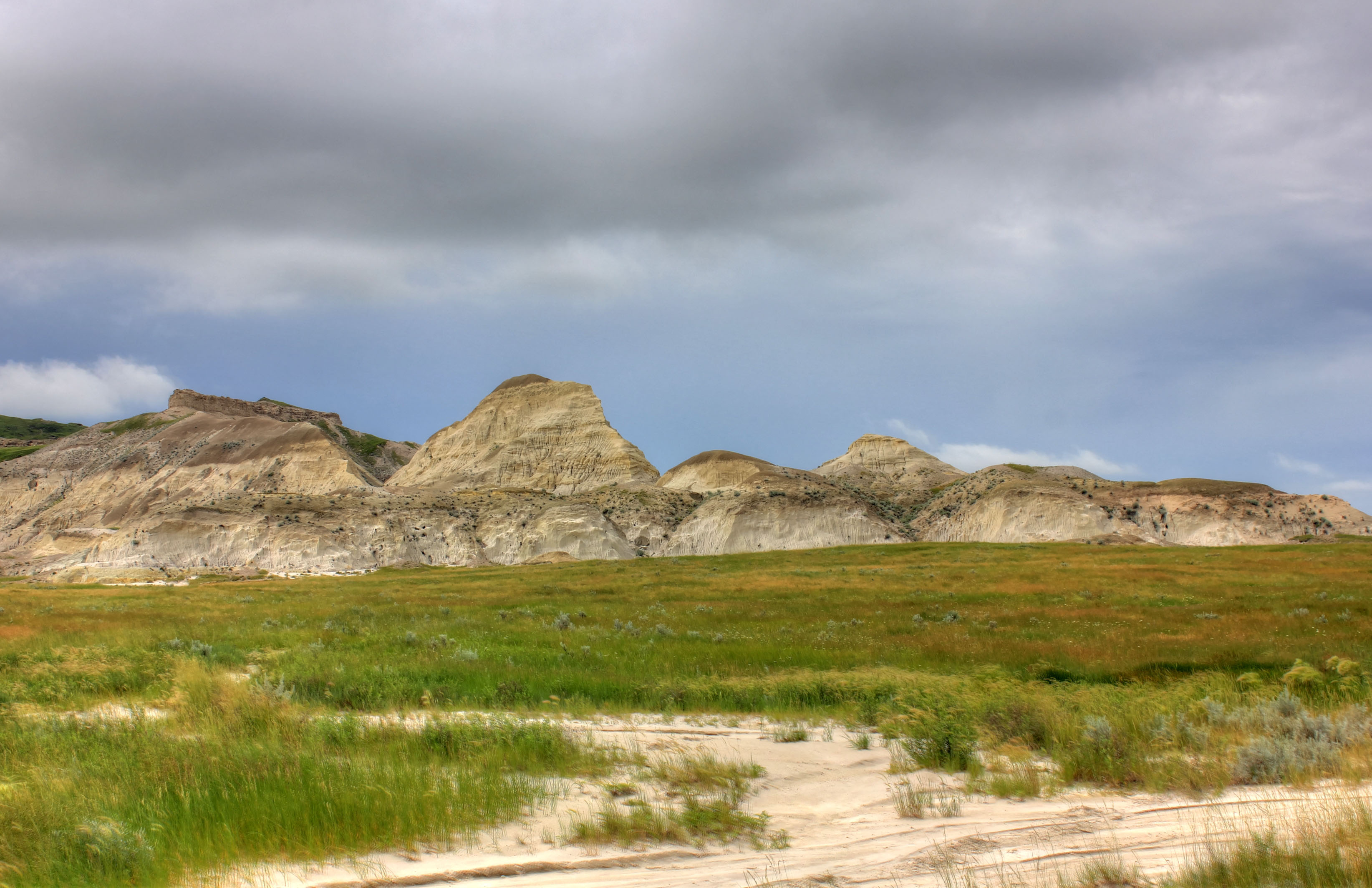 Hills near the butte, White Butte North Dakota, Free stock photo, Public domain, 3290x2130 HD Desktop