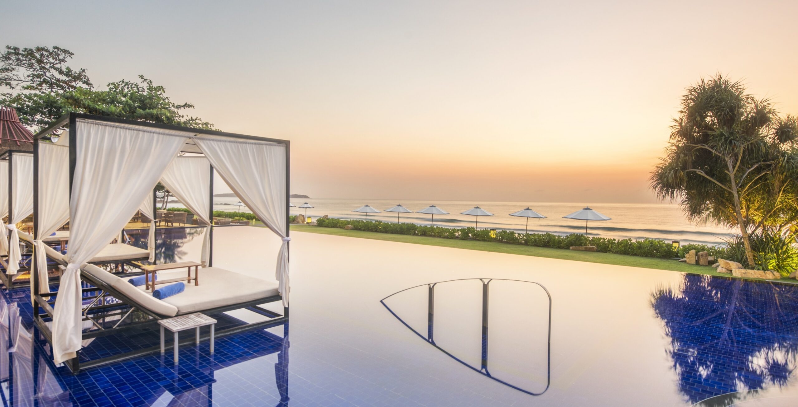 Discover Vana Belle, Luxury resort, Koh Samui experience, Tranquil getaway, 2560x1310 HD Desktop