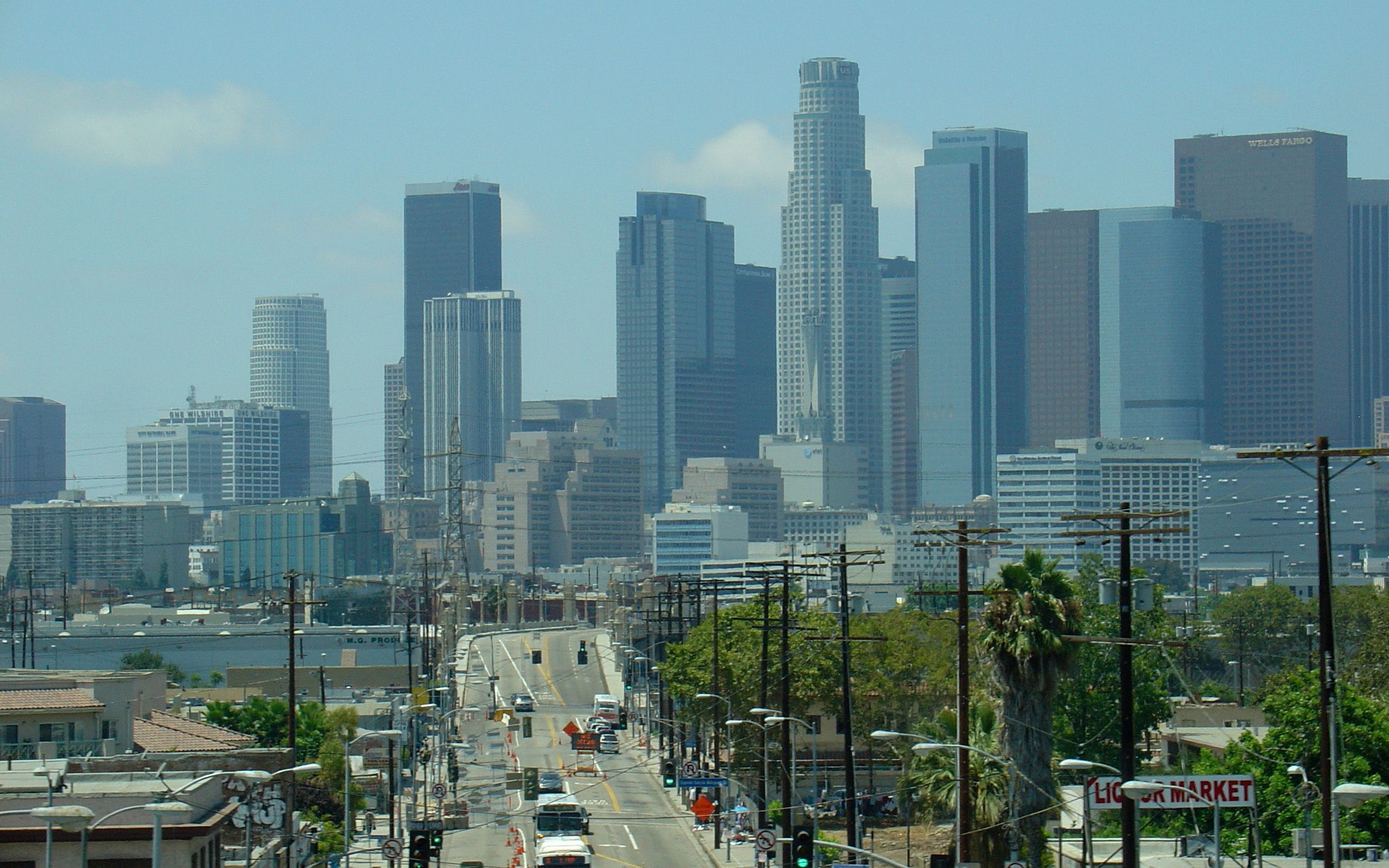 Los Angeles: Known for its large movie and television industry. 2560x1600 HD Background.