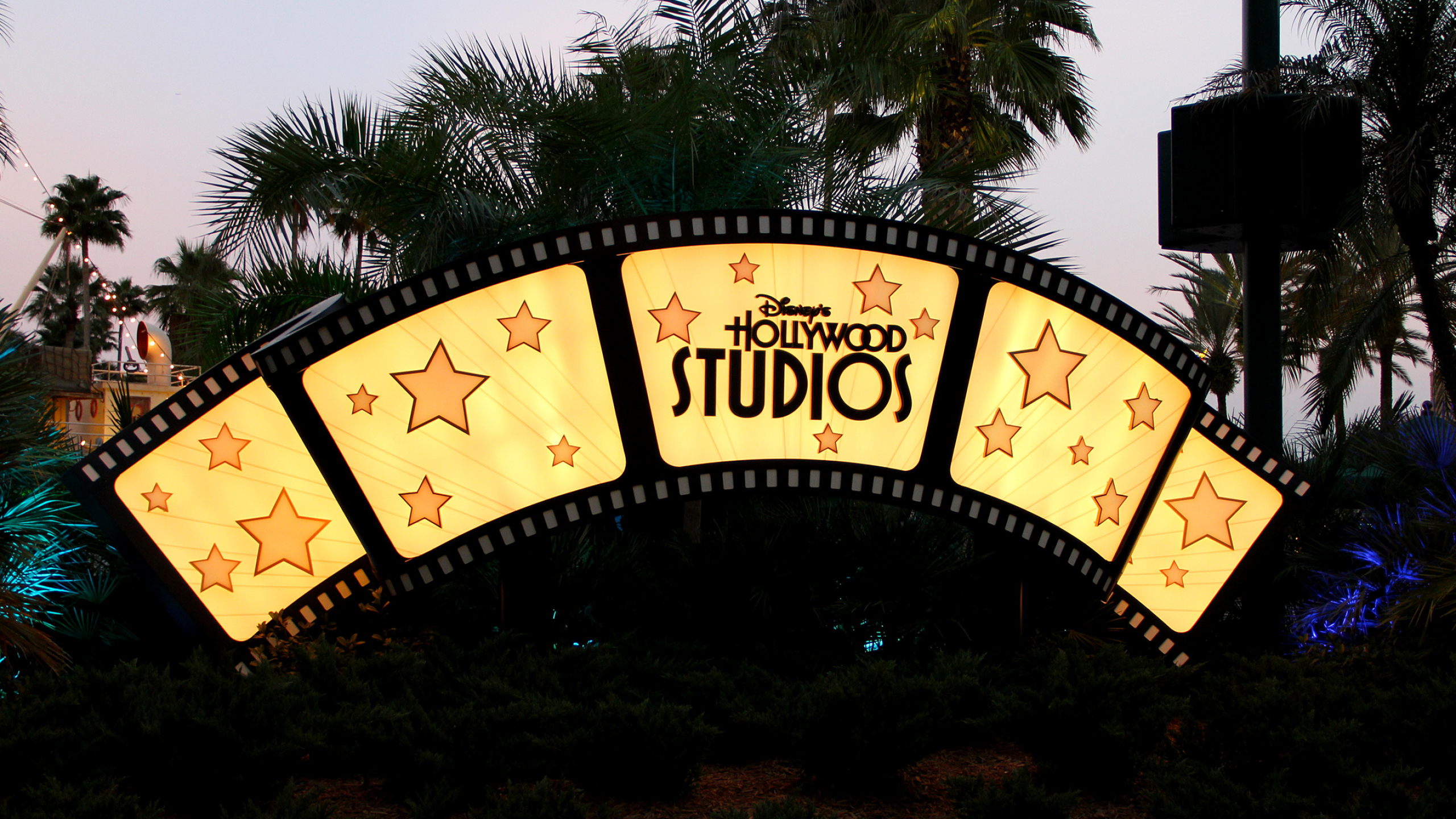 Universal Studios Hollywood, High-quality wallpaper, Theme park wallpapers, Wallpapers for free, 2560x1440 HD Desktop