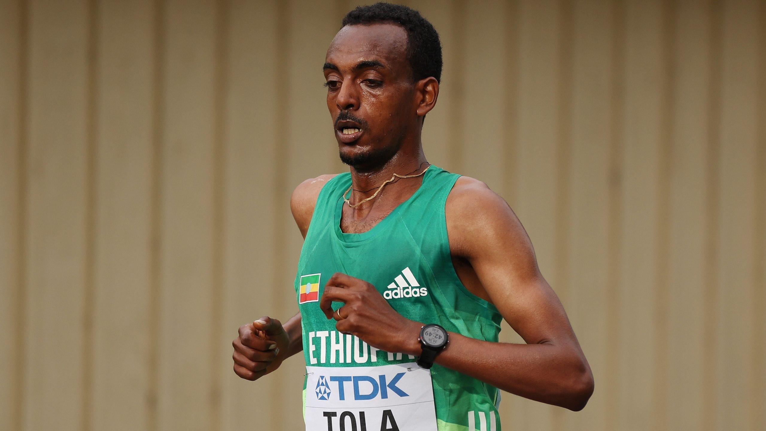 Tamirat Tola, Ethiopian athlete, Marathon specialist, Tokyo Olympics, 2560x1440 HD Desktop