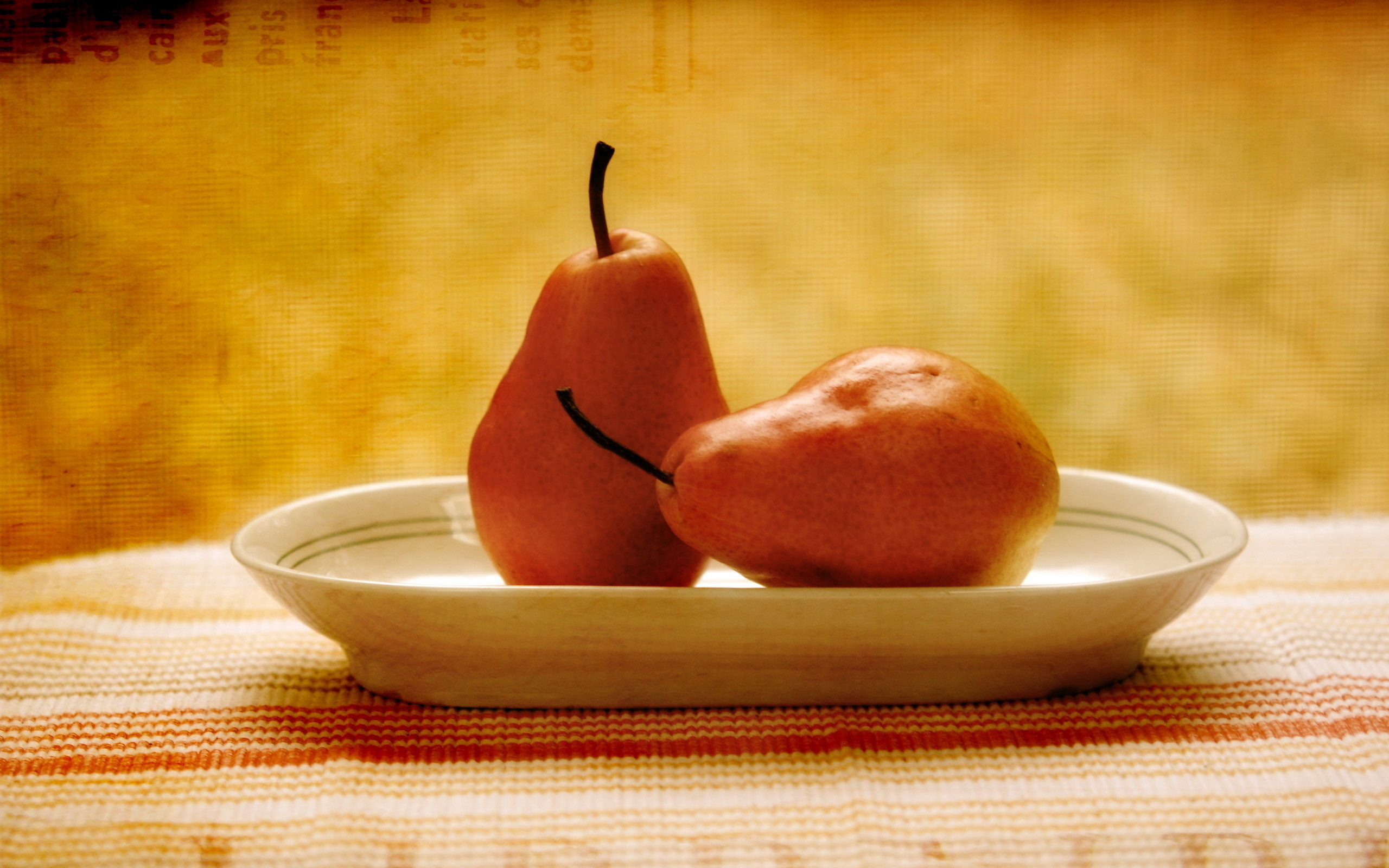 Exquisite pear, Delightful flavor, Succulent texture, Fresh fruit, 2560x1600 HD Desktop