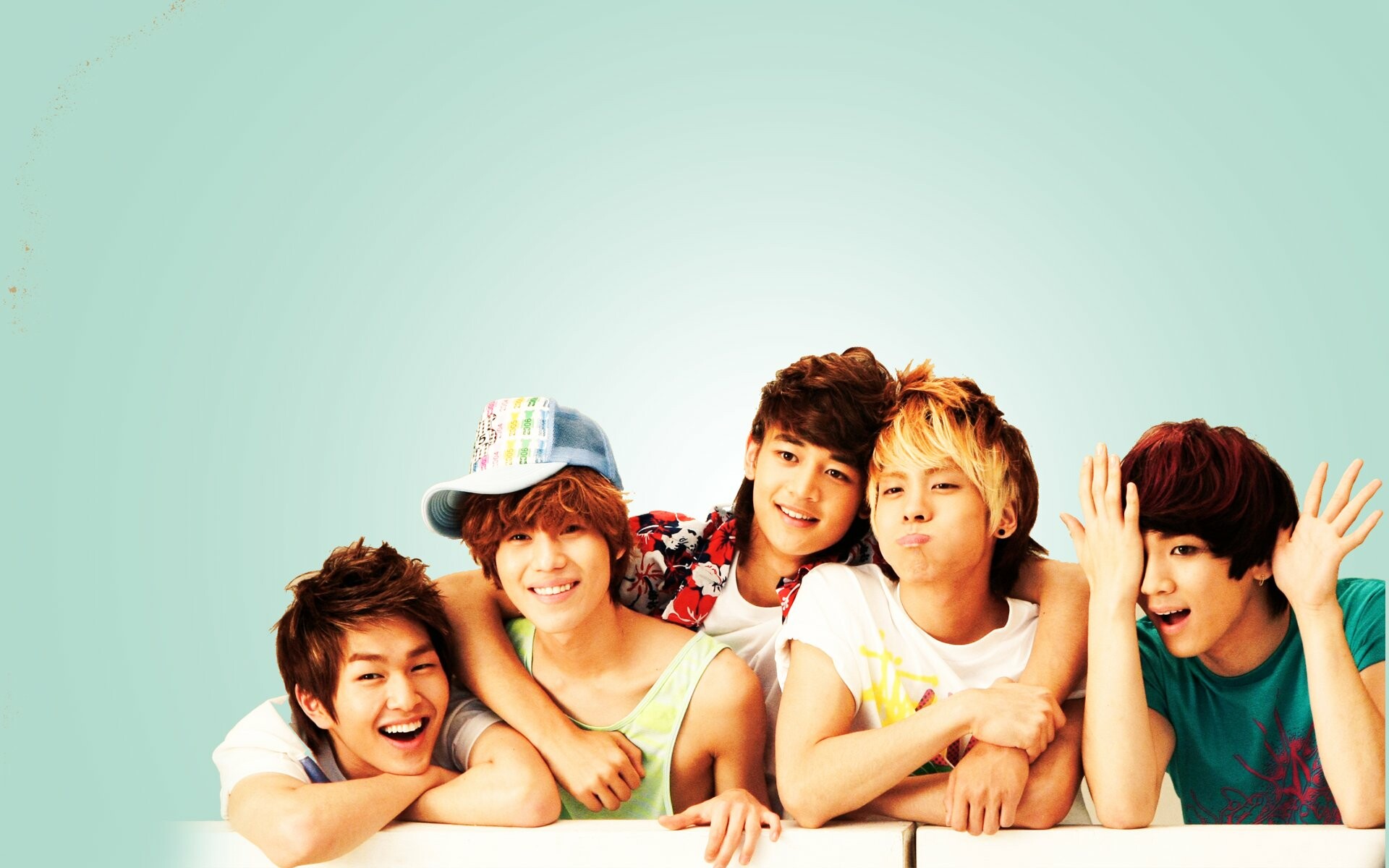 SHINee: The first Asian artists to perform at Abbey Road Studios in London. 1920x1200 HD Wallpaper.