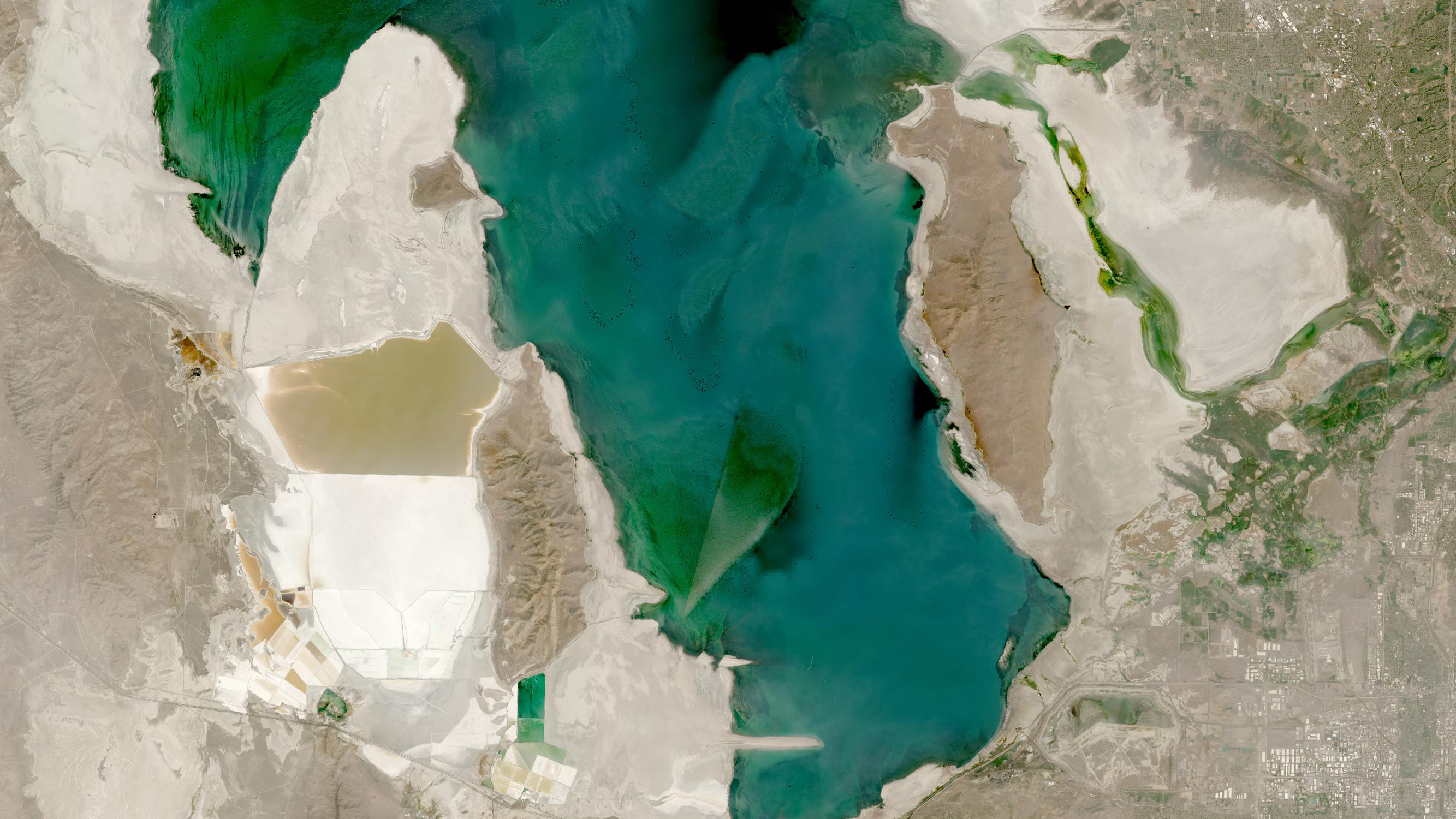 Shrinking Great Salt Lake, Environmental concern, Urgent action needed, Preserving natural beauty, 2670x1510 HD Desktop