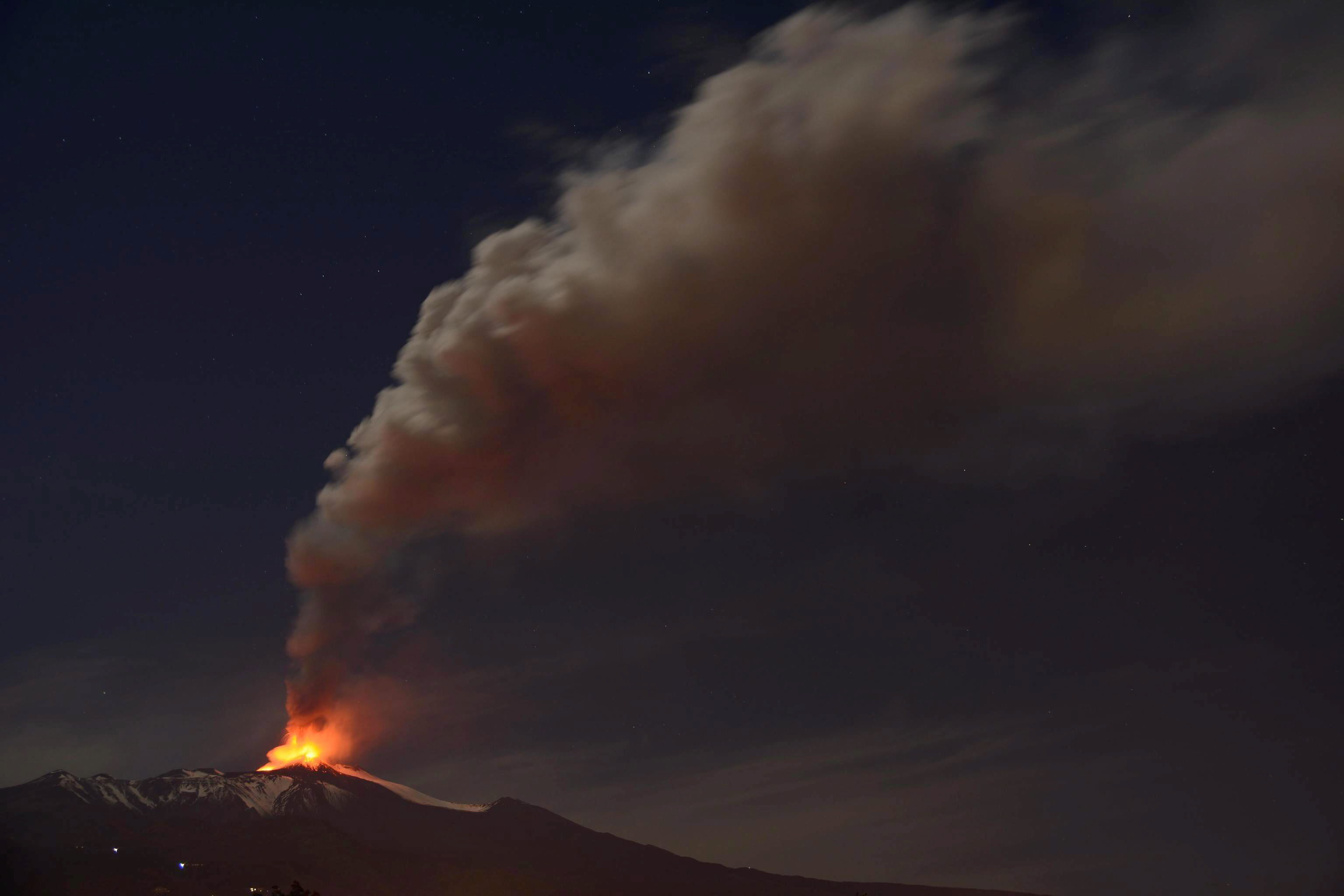 Mount Etna, Volcanic eruption, Nature's display, Force of nature, 3080x2050 HD Desktop