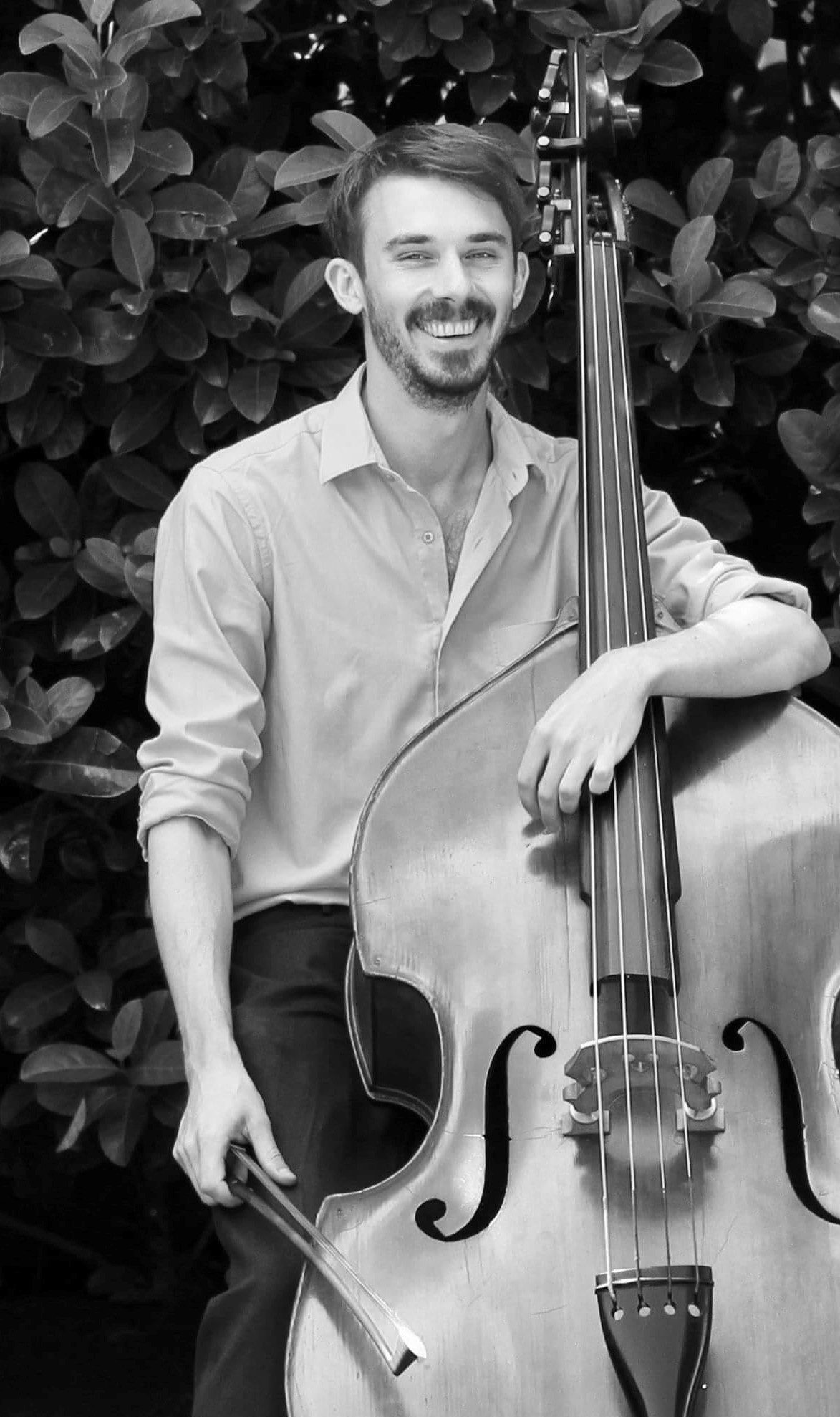 Double Bass: Oliver Simpson, Young Cellist, The London Philharmonic Orchestra. 1180x1980 HD Wallpaper.