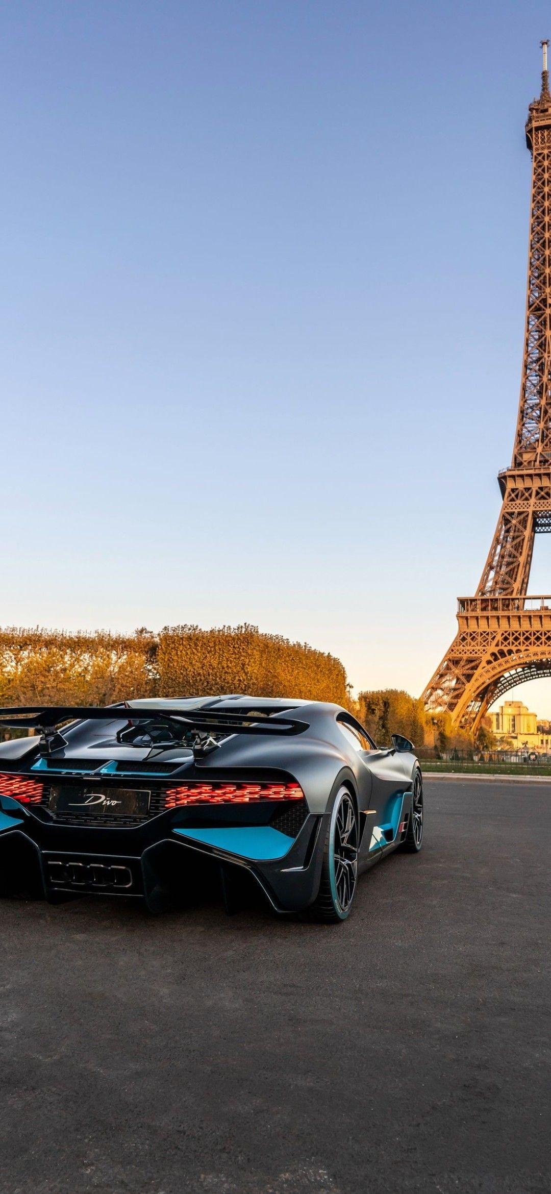 Bugatti Divo, Fast and furious, Mobile full HD, Sports car extravaganza, 1080x2340 HD Handy