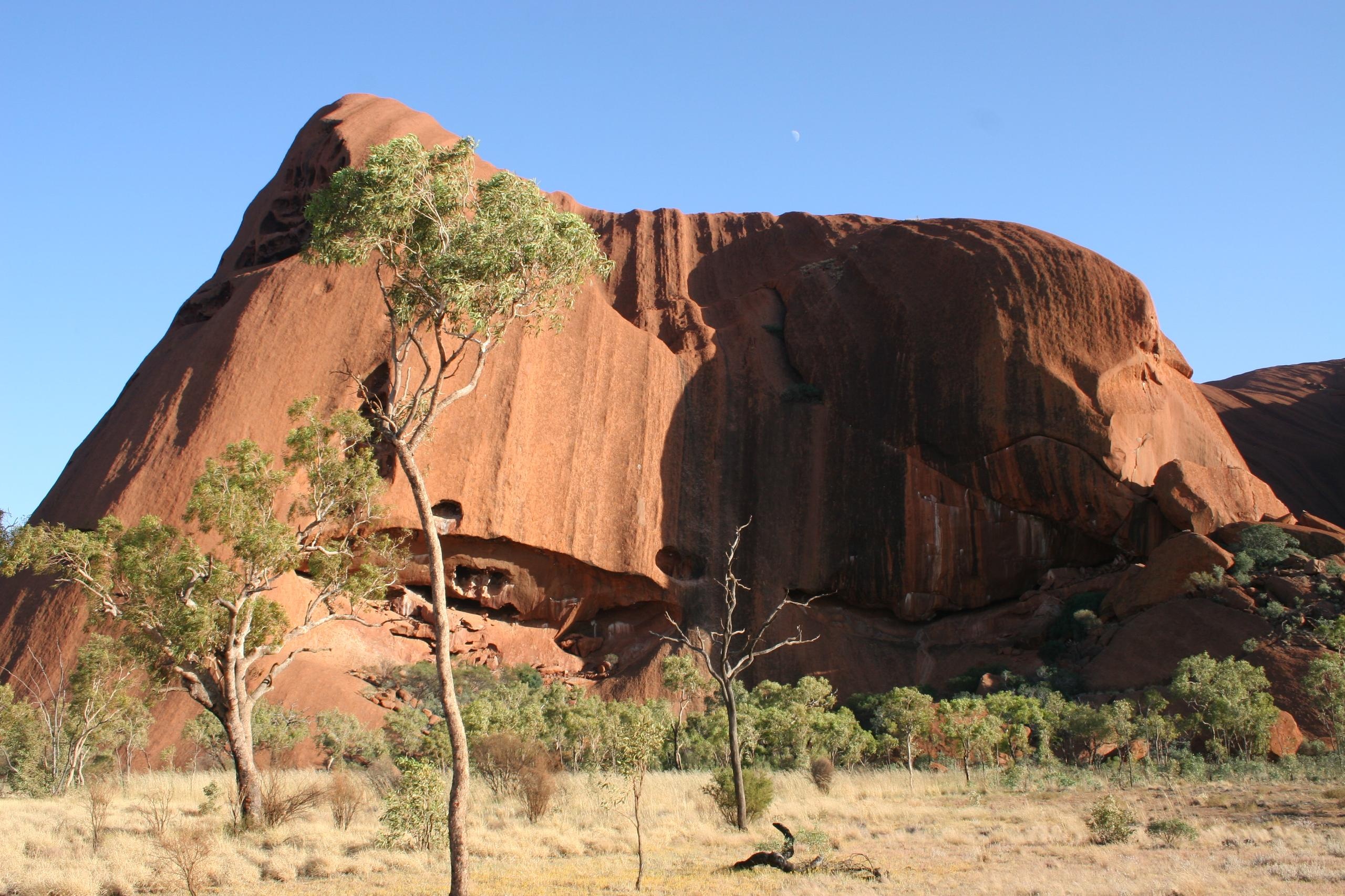 Uluru, Northern Territory, Campground in Yulara, Camping experience, 2560x1710 HD Desktop