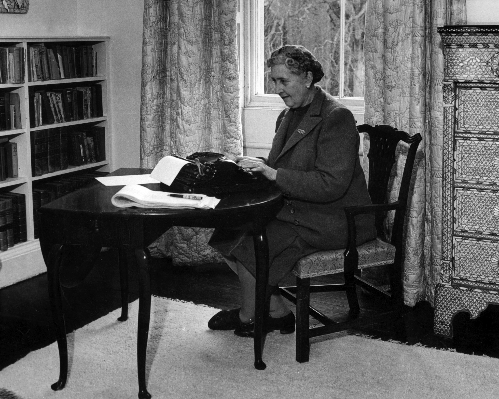 Agatha Christie, Poirot, Study, Classical, 1960x1570 HD Desktop